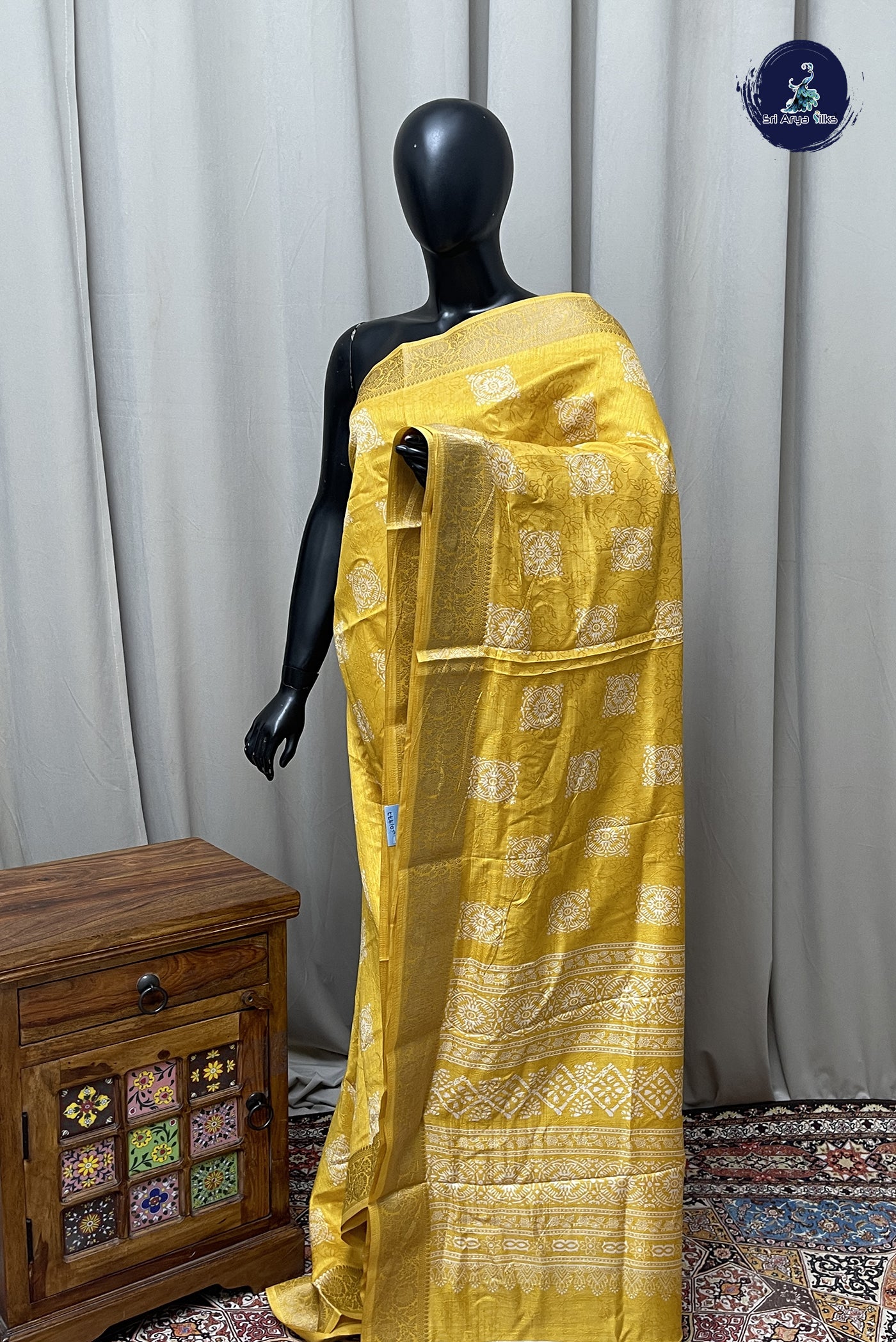 Yellow Semi Grape Silk Saree With Embossed Pattern
