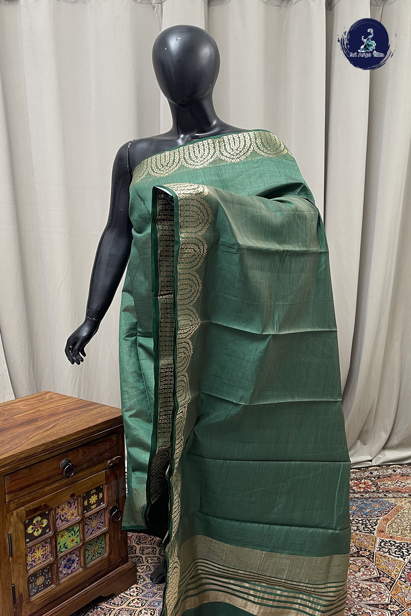 Dark Green Semi Tussar Saree With Plain Pattern