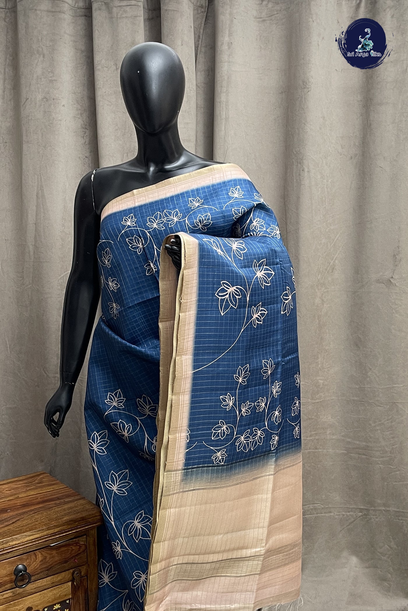 Sapphire Green Semi Tussar Saree With Checked Pattern