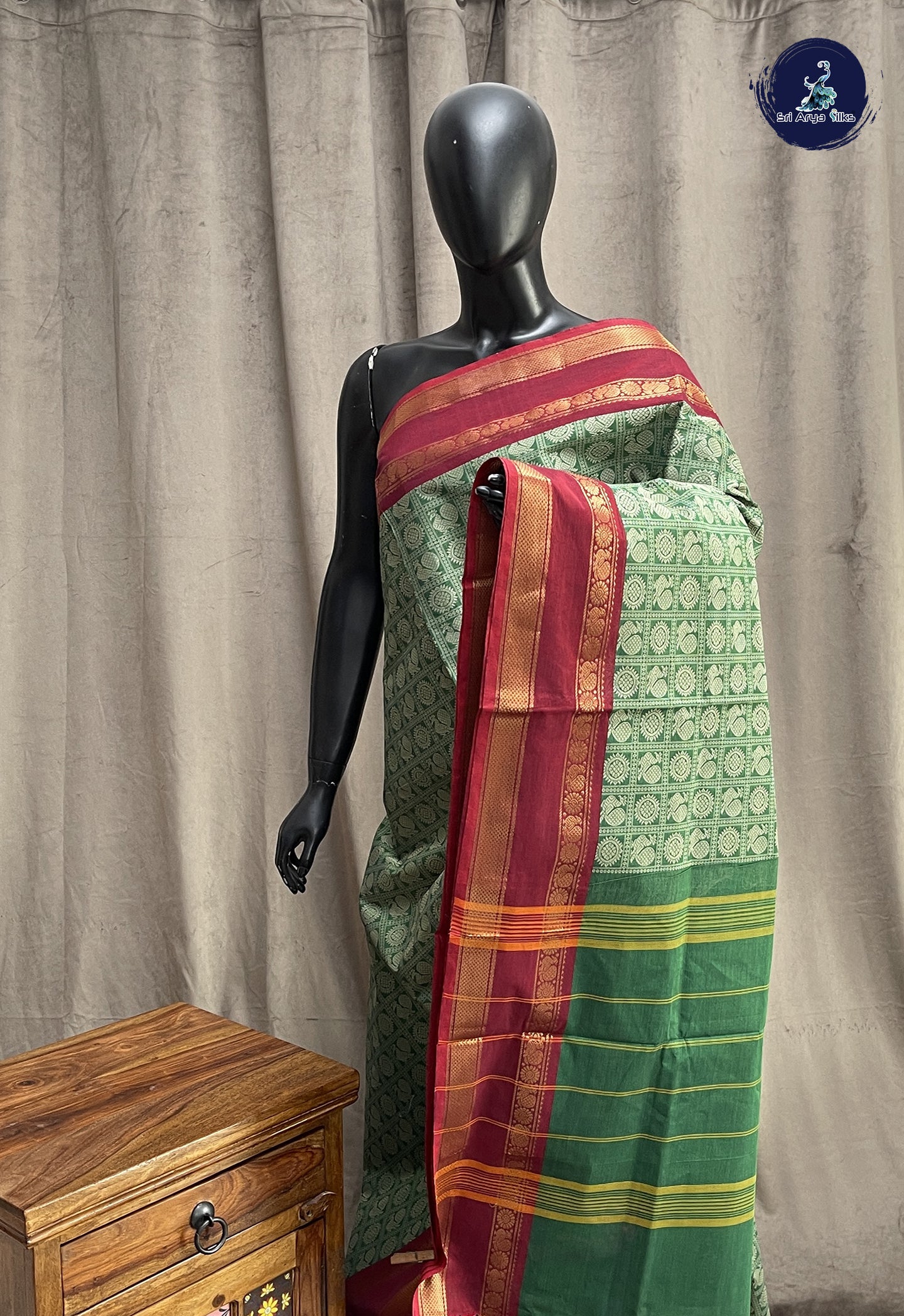 Green Kanchi Cotton Saree With Vanasingaram Pattern