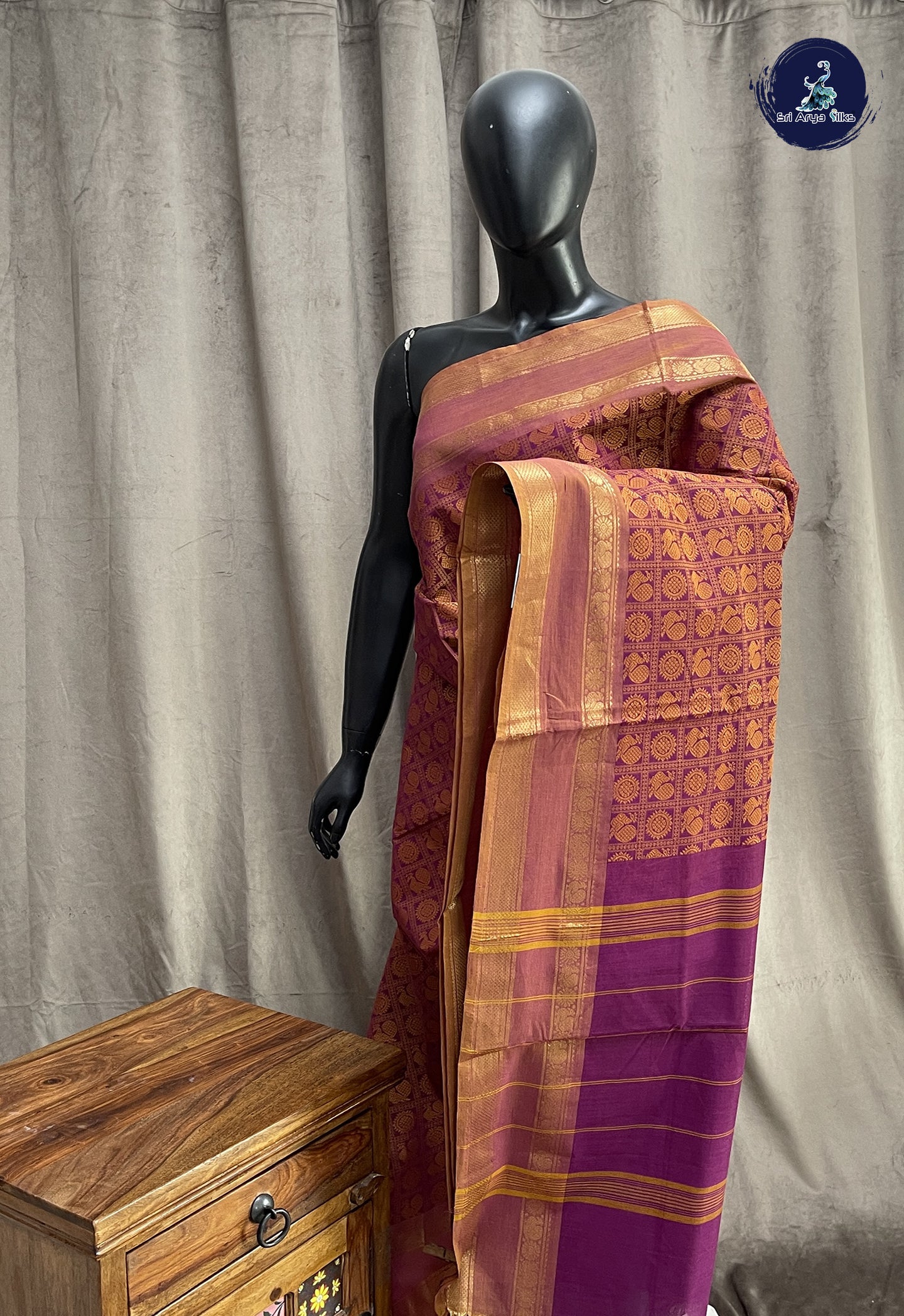 Burgundy Kanchi Cotton Saree With Vanasingaram Pattern