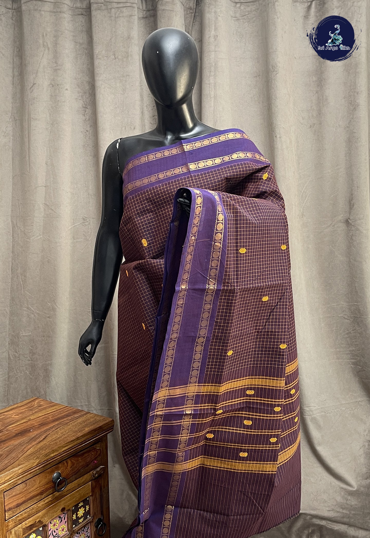Brown Chettinad Cotton Saree With Checked Pattern