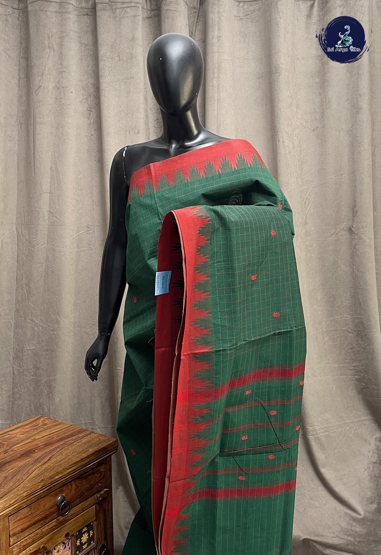 Bottle Green Chettinad Cotton Saree With Checked Pattern
