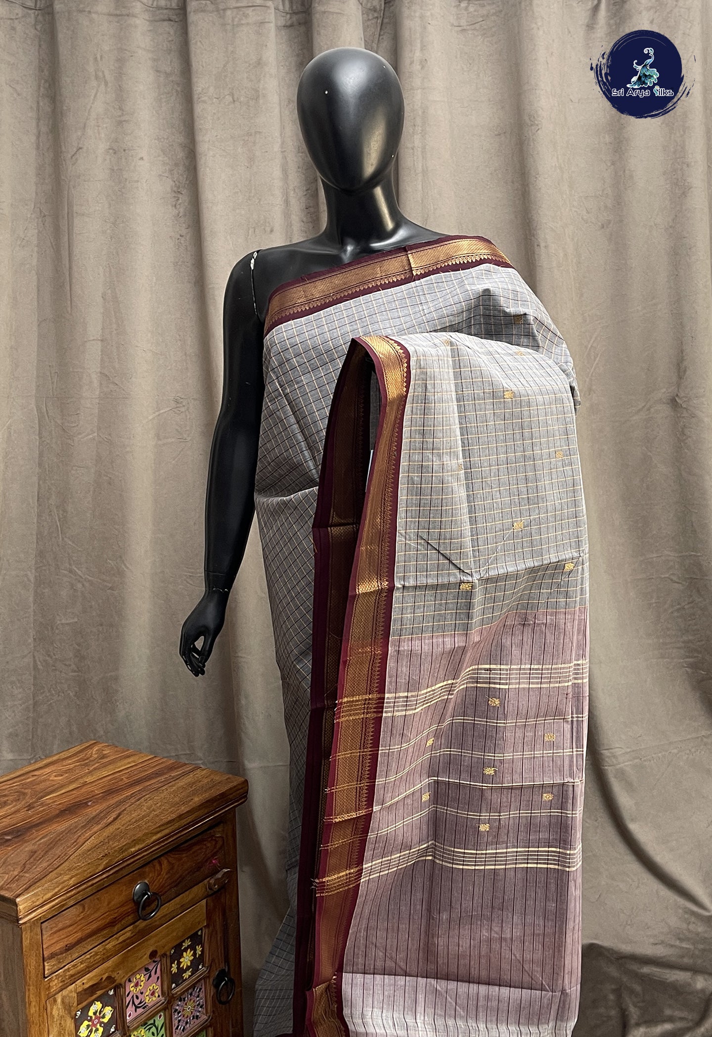 Grey Chettinad Cotton Saree With Checked Pattern