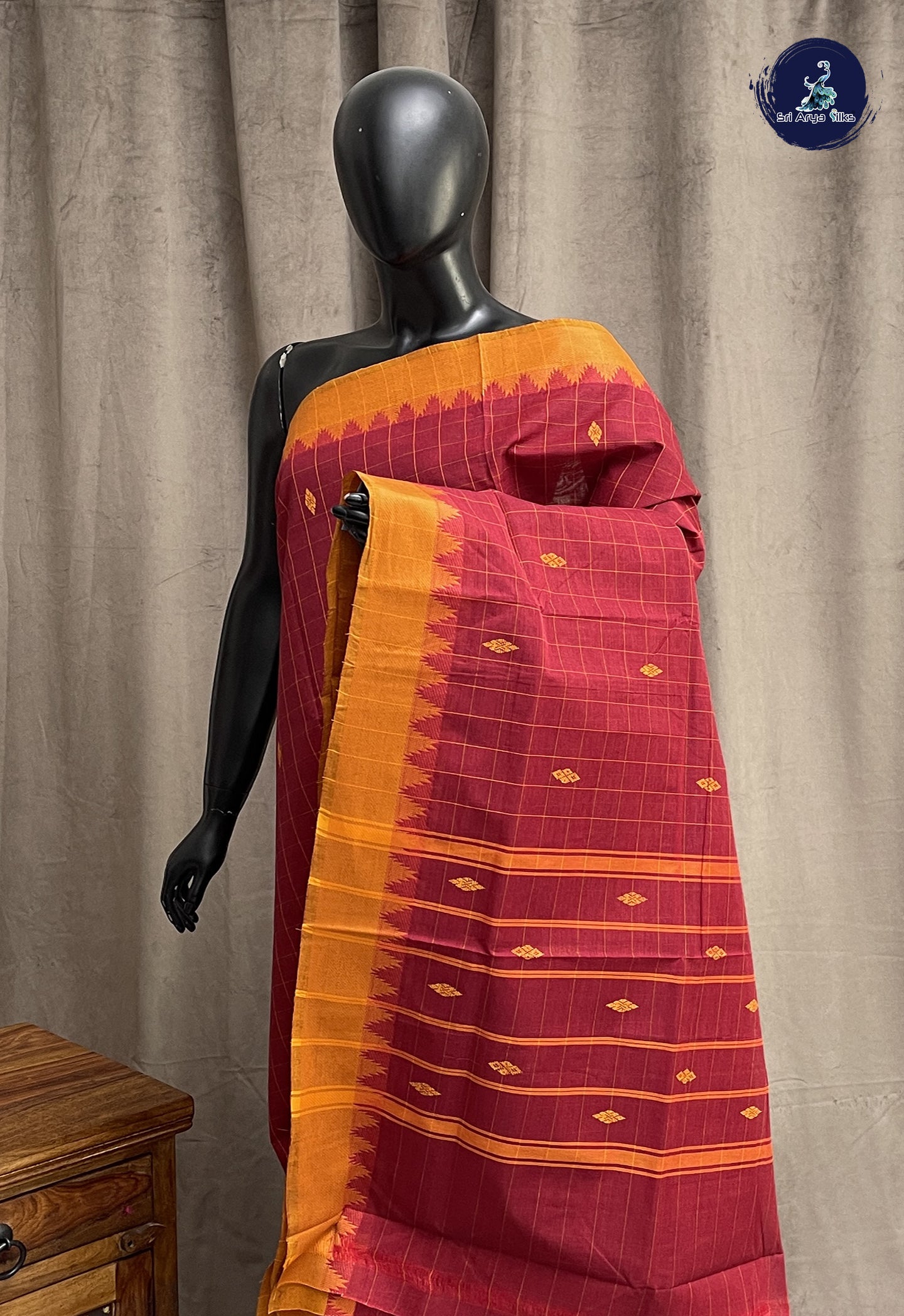 Maroon Chettinad Cotton Saree With Checked Pattern