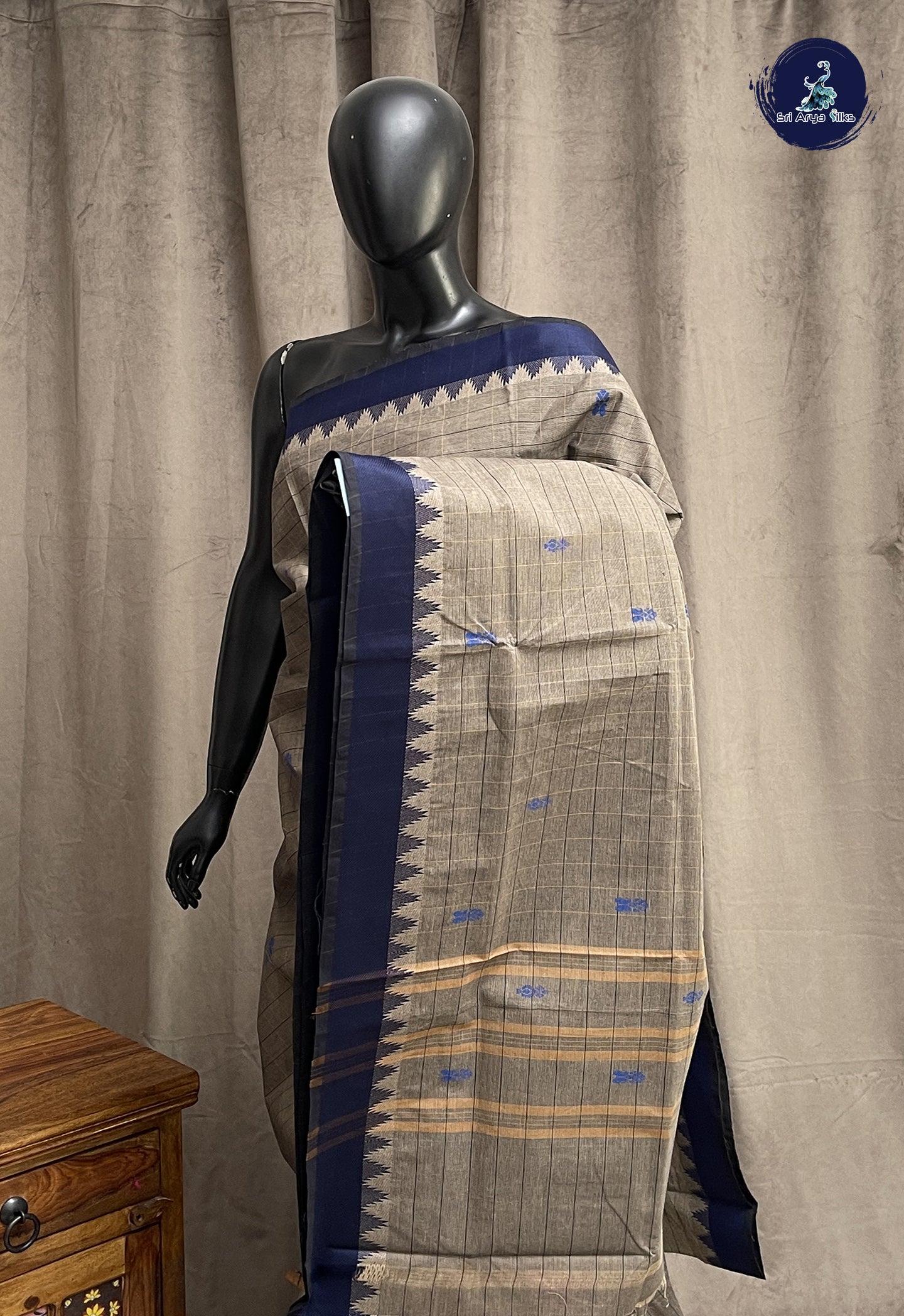 Grey Chettinad Cotton Saree With Checked Pattern