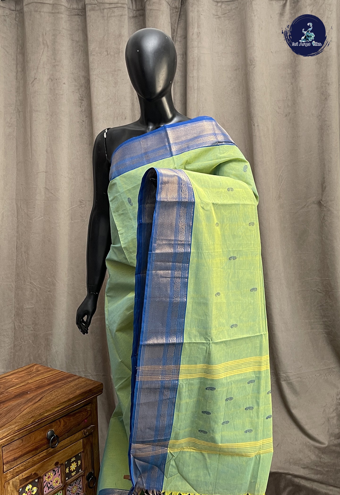 Dual Tone Green Chettinad Cotton Saree With Buttas Pattern