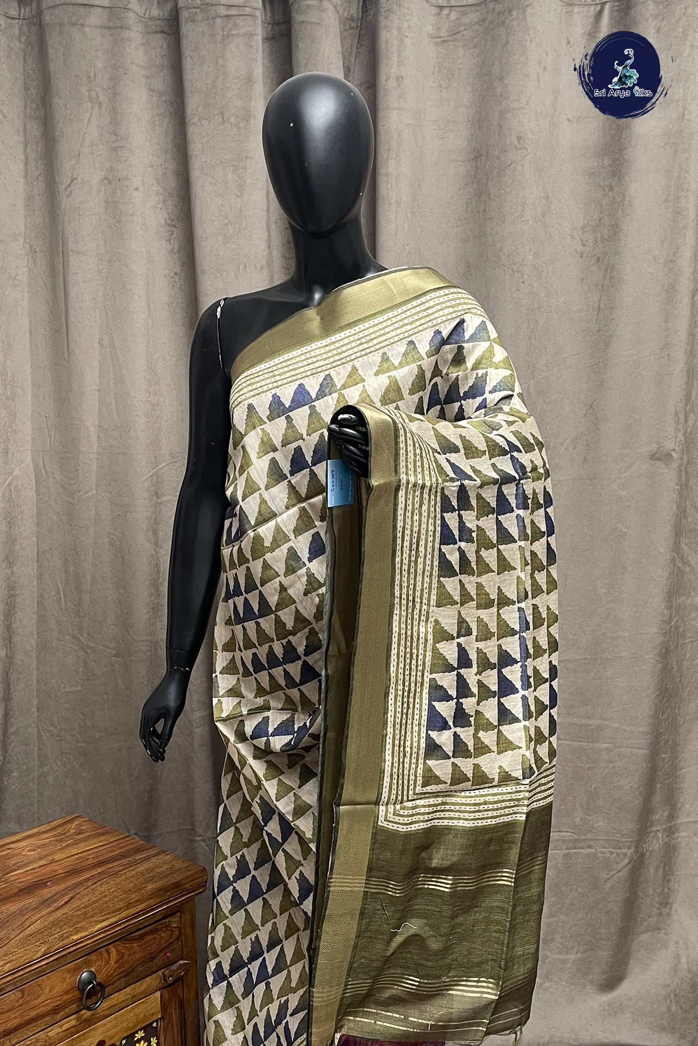 Beige Semi Chanderi Saree With Printed Pattern
