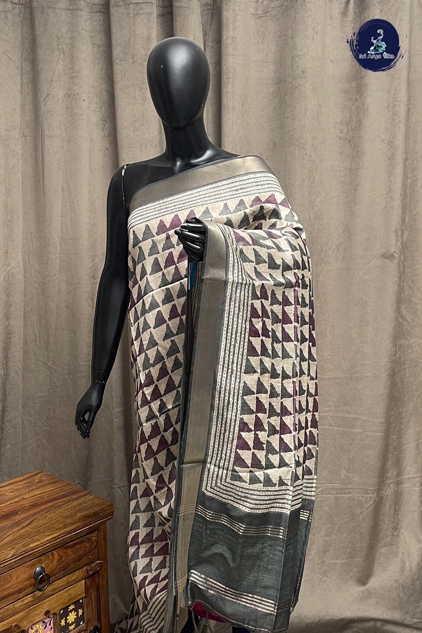 Beige Semi Chanderi Saree With Printed Pattern