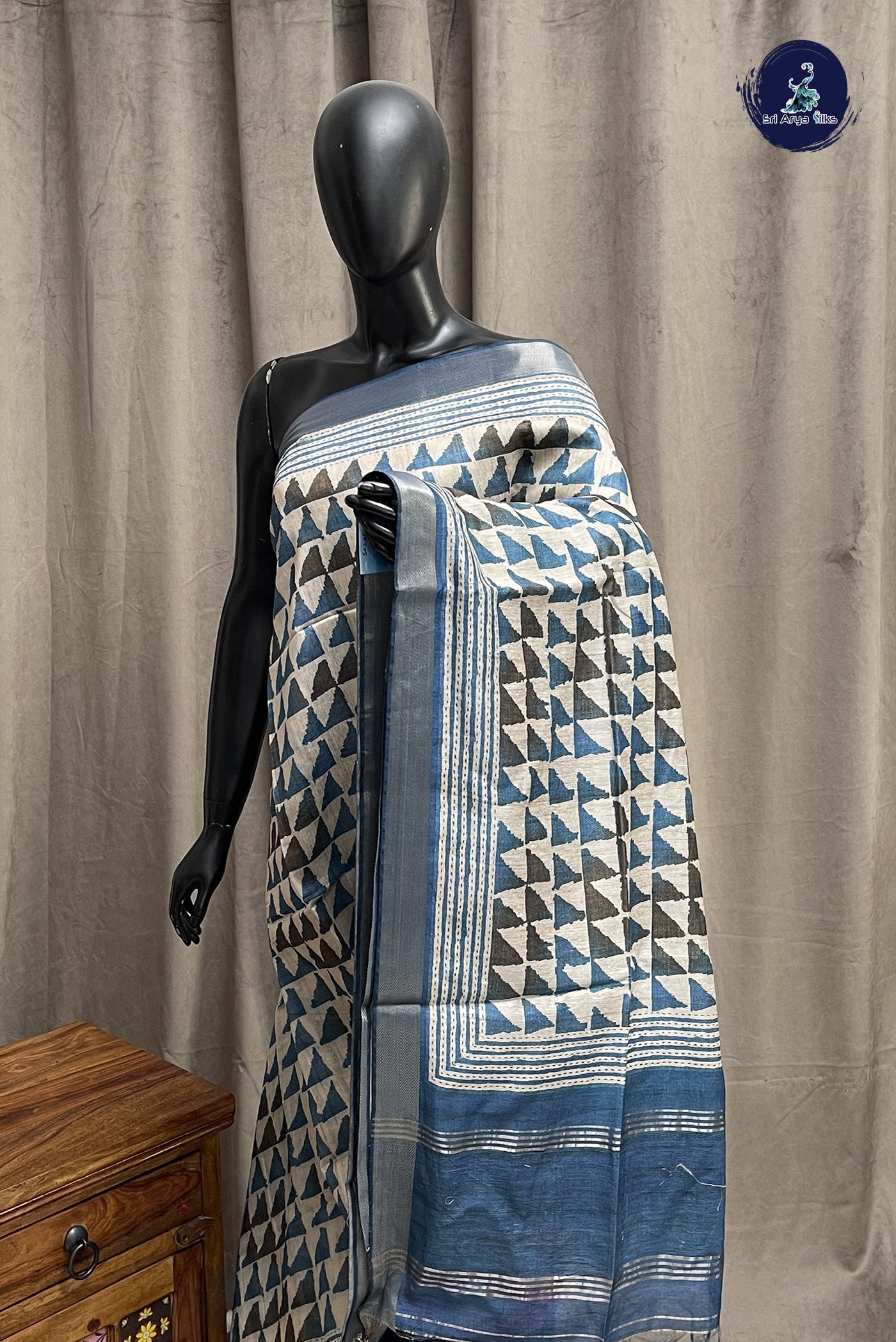 Beige Semi Chanderi Saree With Printed Pattern