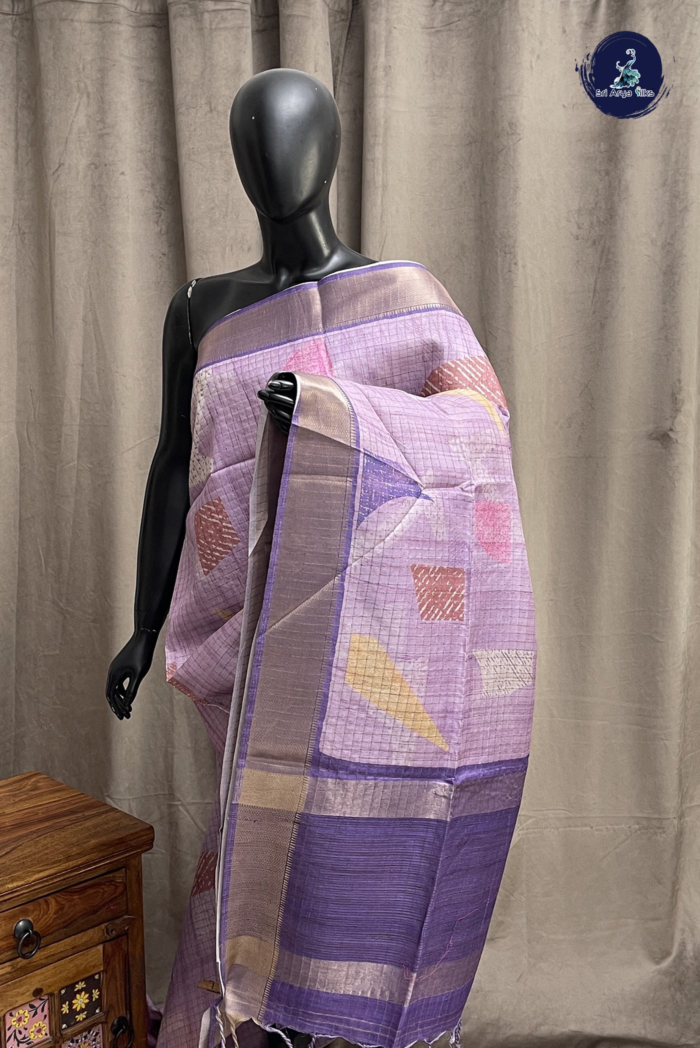 Lavender Semi Raw Silk Saree With Checked Pattern