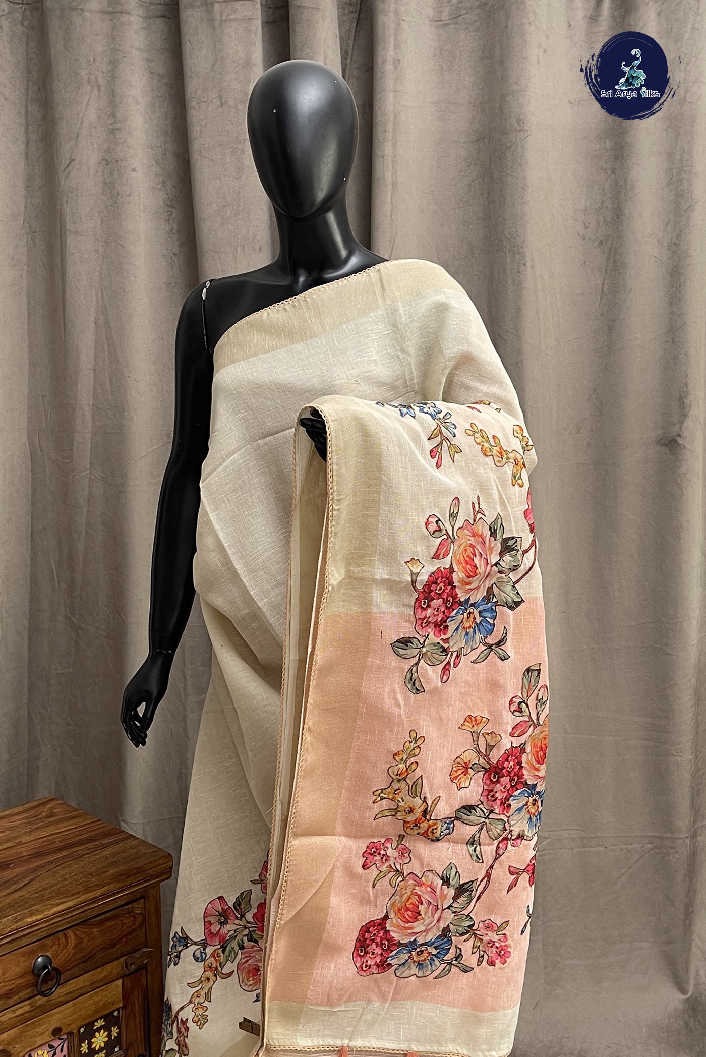 Beige Jute Saree With Embroidery Pattern