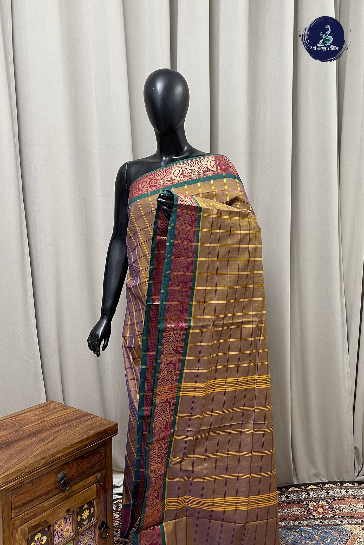 Dual Tone Brown Chettinad Cotton Saree With Checked Pattern