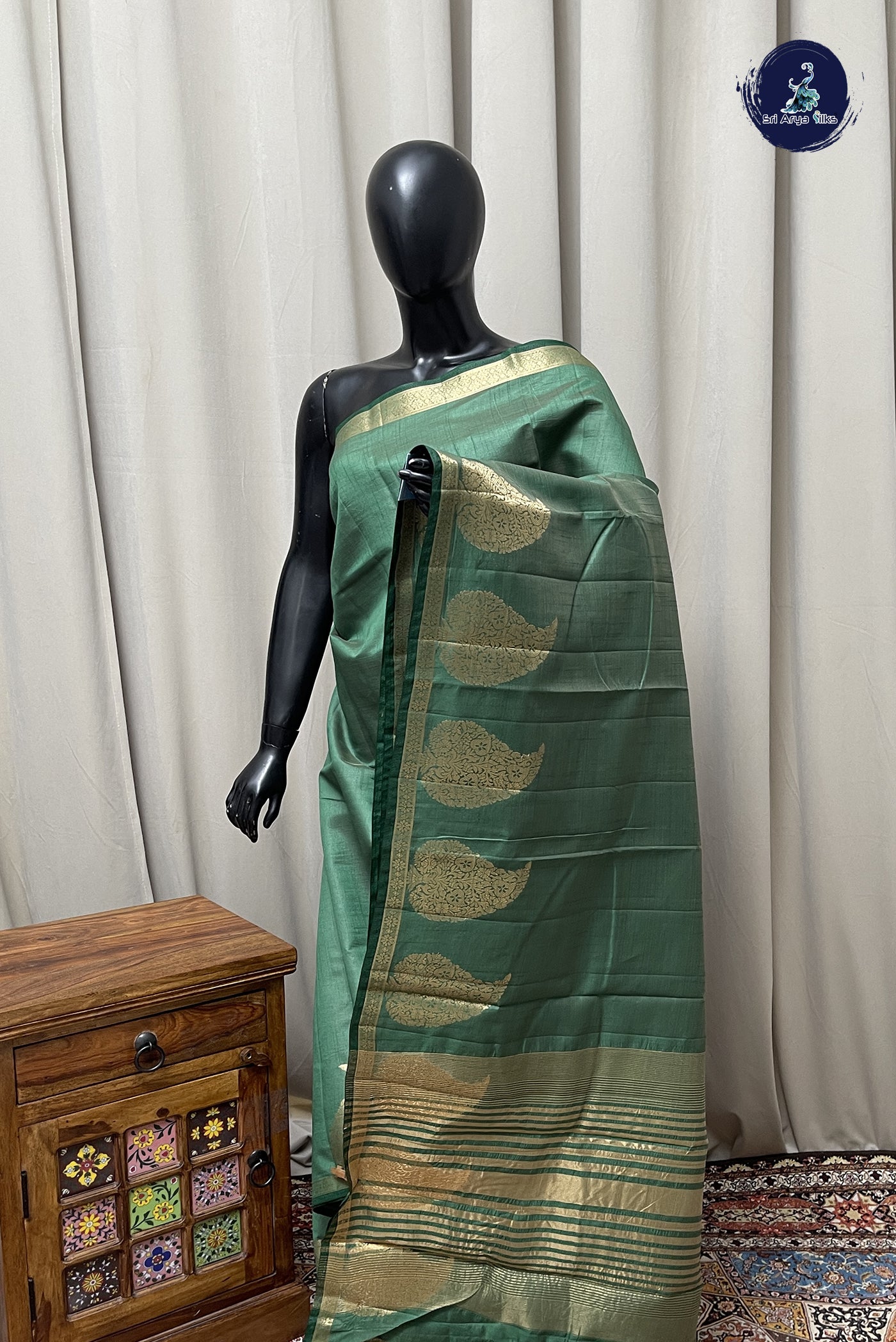 Dark Green Semi Tussar Saree With Plain Pattern
