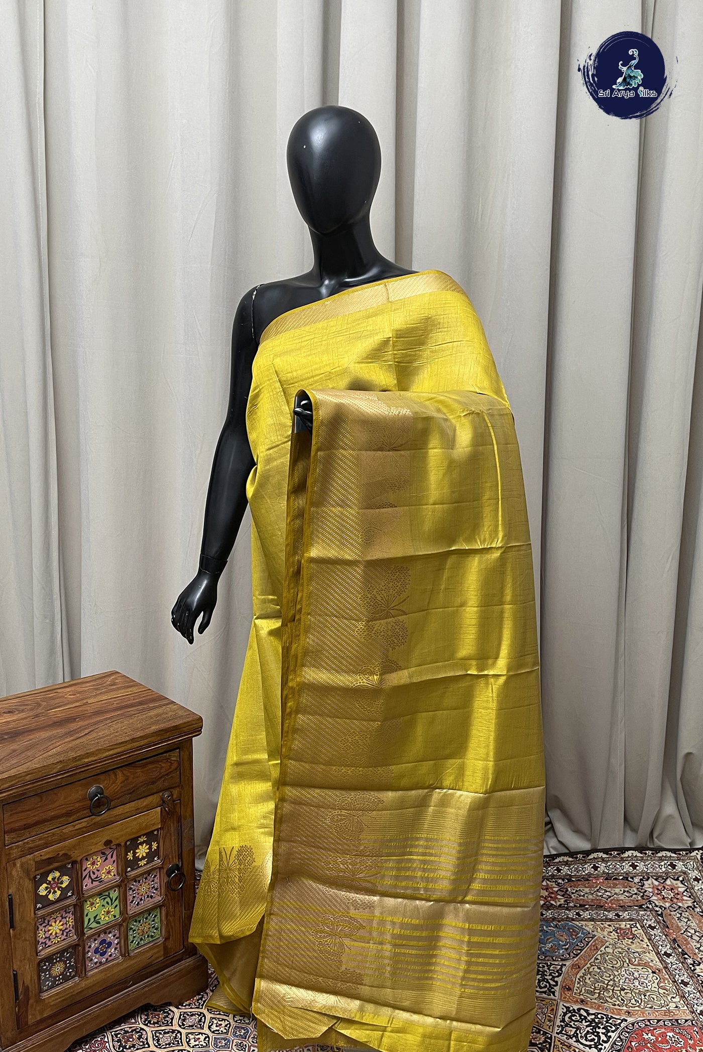 Yellow Semi Tussar Saree With Plain Pattern