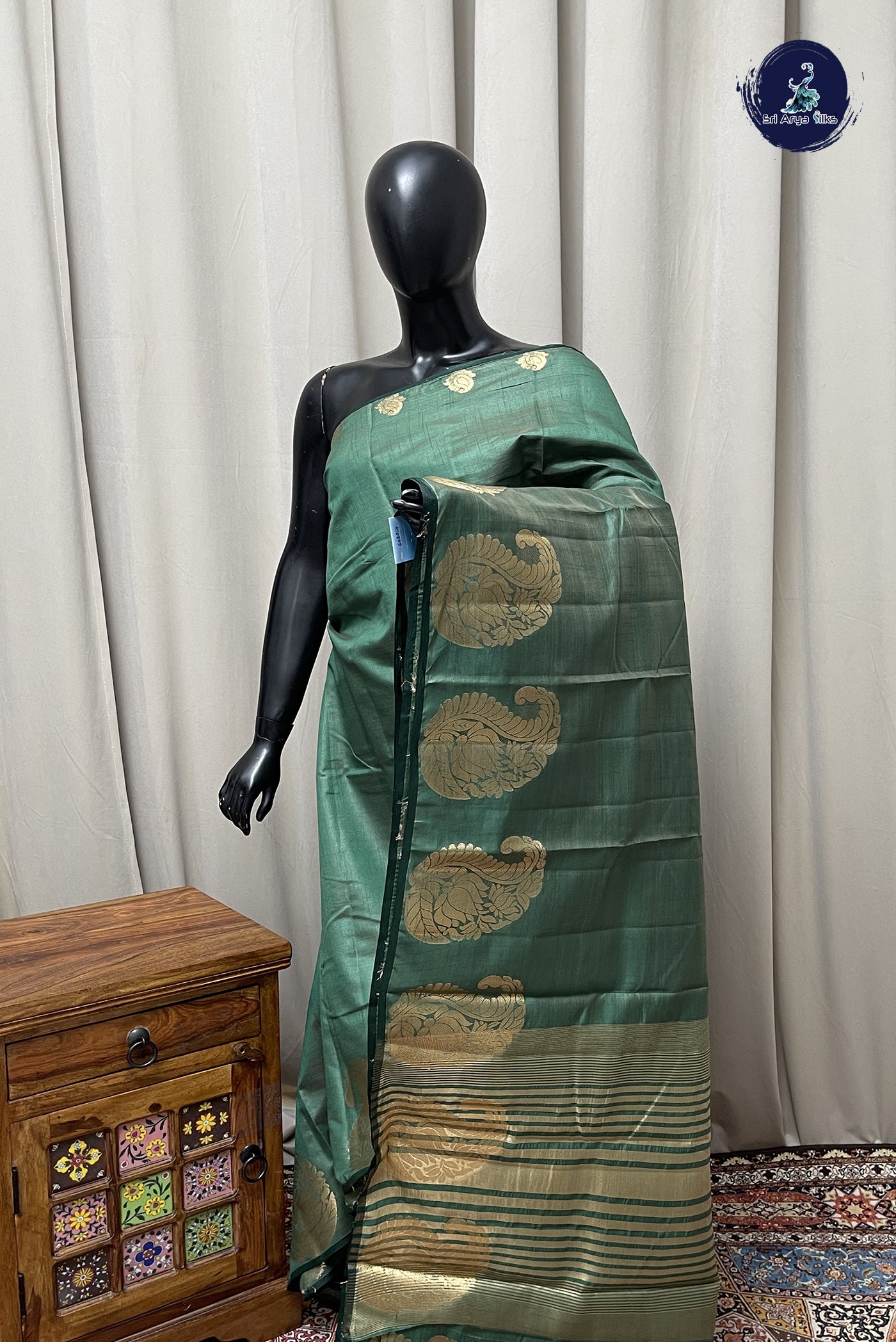 Dark Green Semi Tussar Saree With Plain Pattern