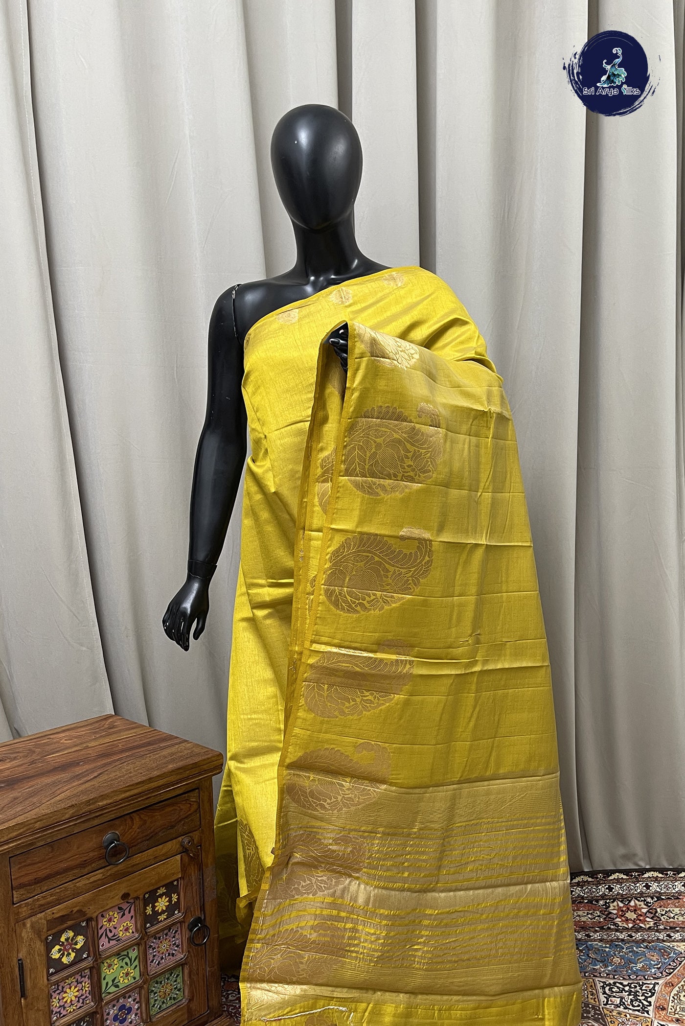 Yellow Semi Tussar Saree With Plain Pattern