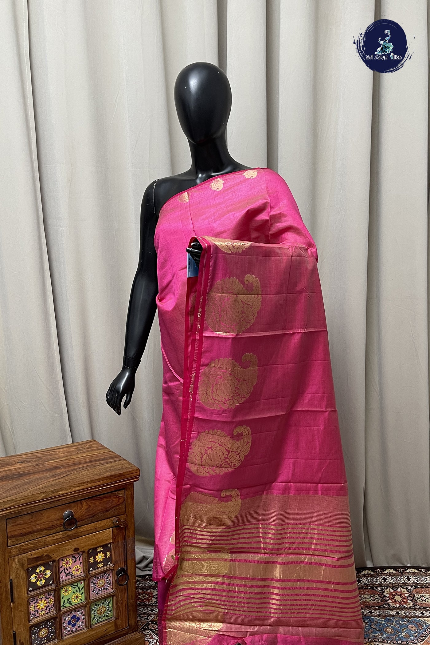 Rani Pink Semi Tussar Saree With Plain Pattern