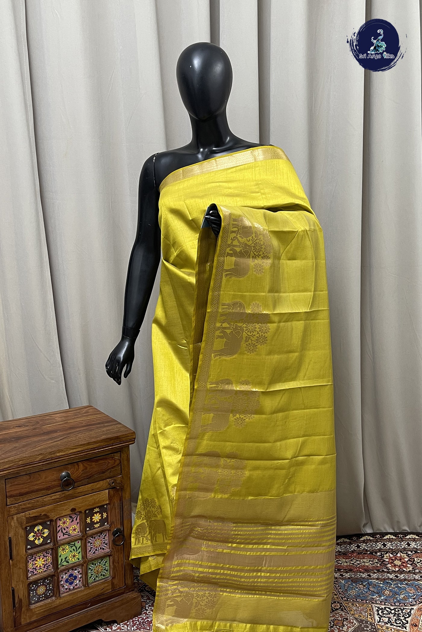 Yellow Semi Tussar Saree With Plain Pattern