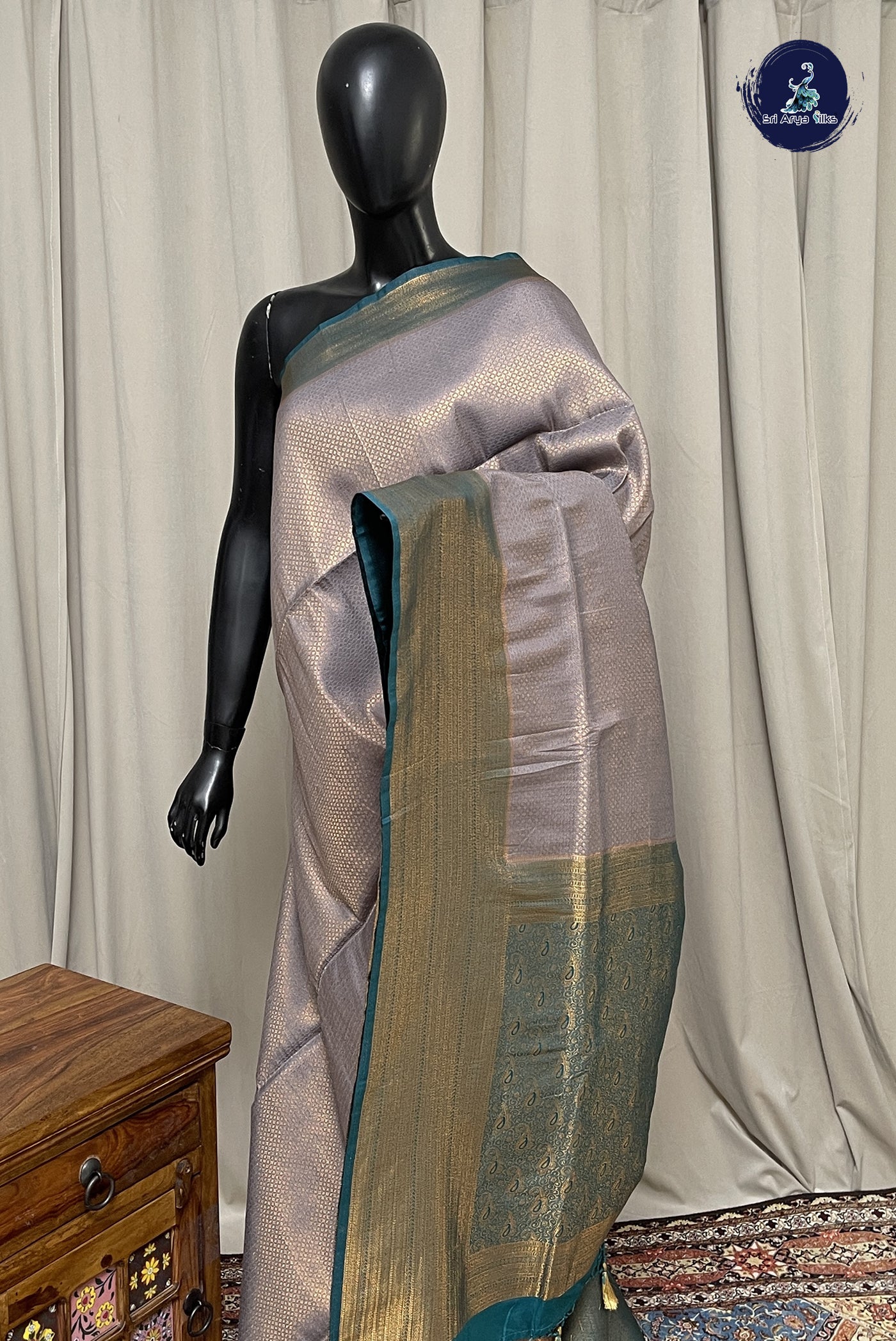 Grey Semi Silk Saree With Zari Woven Pattern