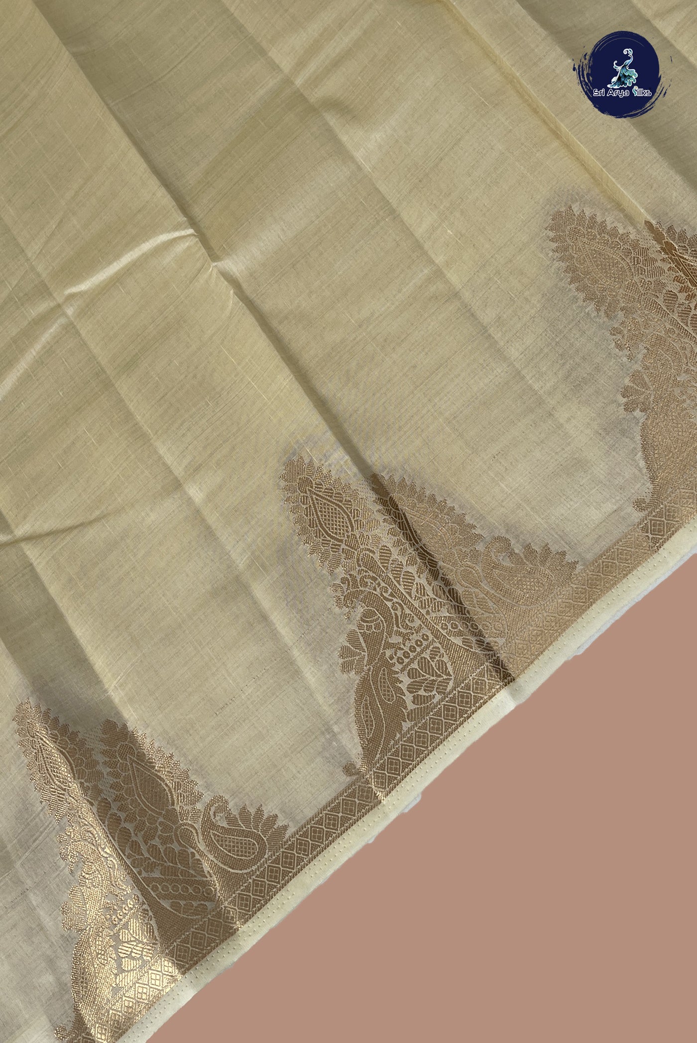 Off White Semi Tussar Saree With Plain Pattern