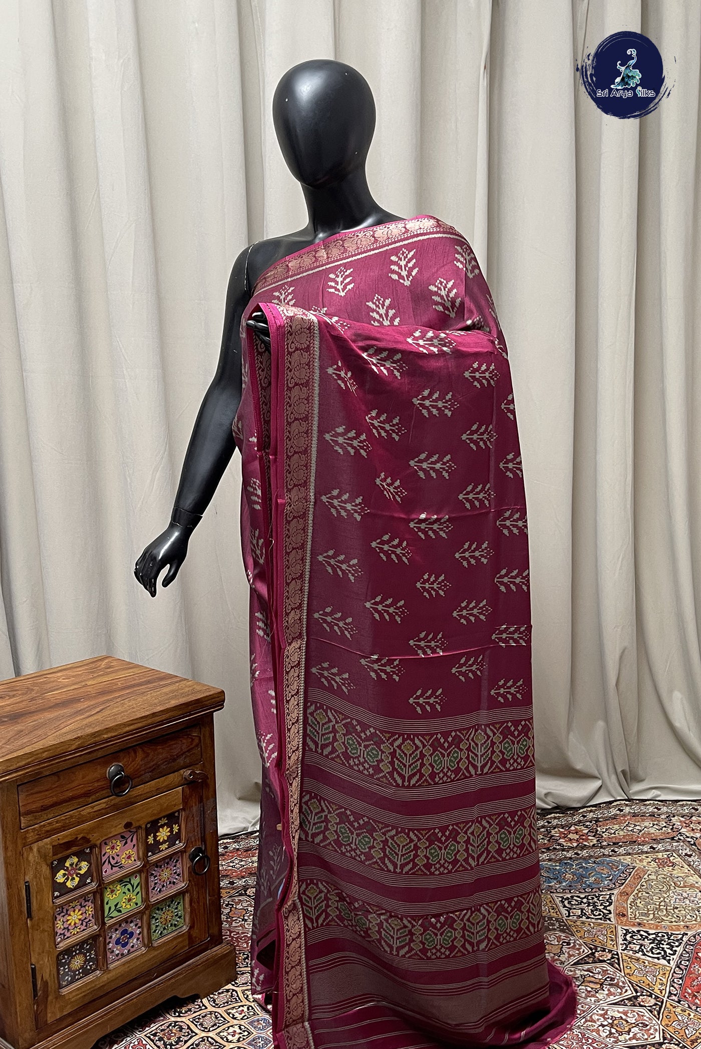 Onion Pink Semi Crepe Silk Saree With Floral Print Pattern
