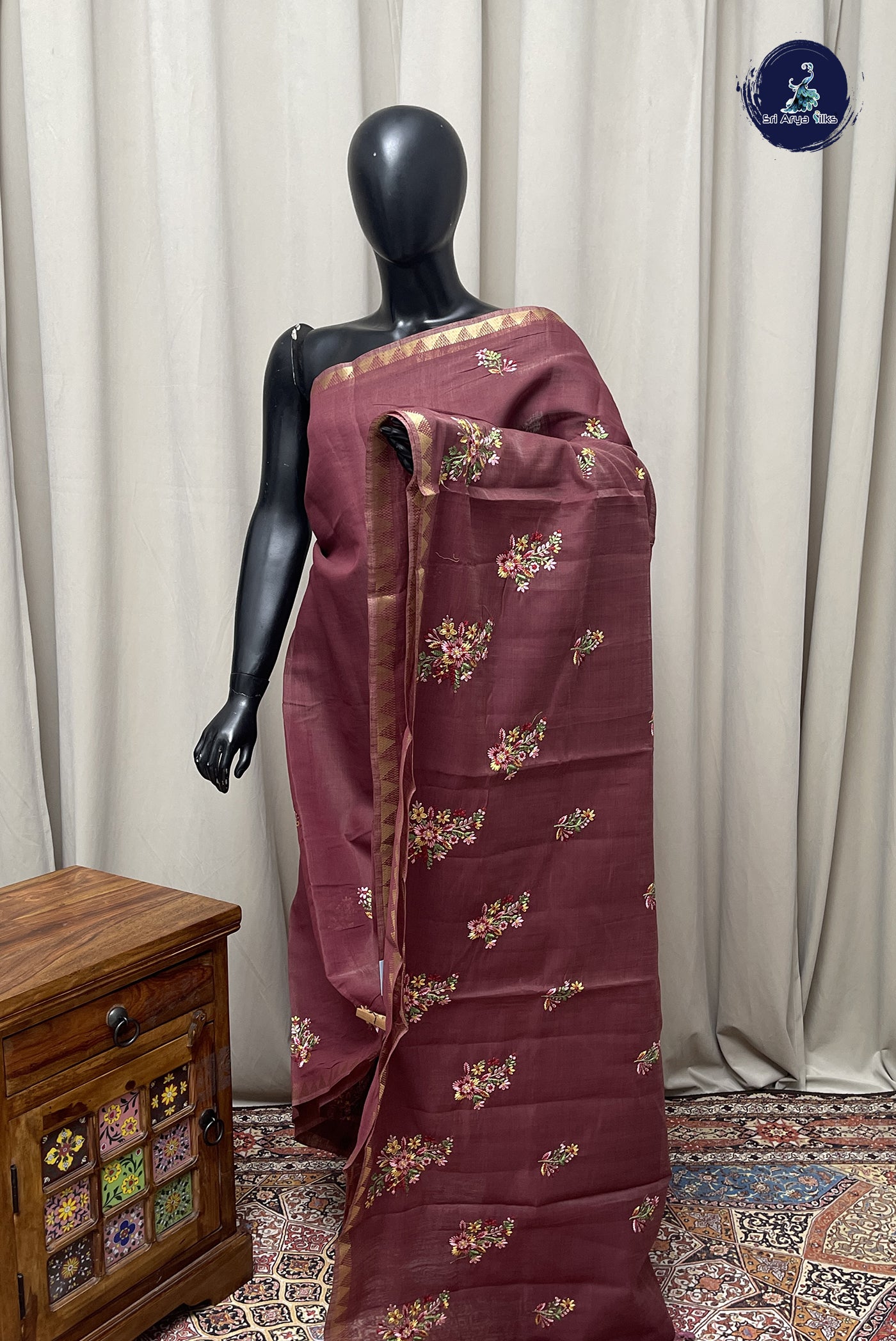 Brown Linen Saree With Embroidery Pattern
