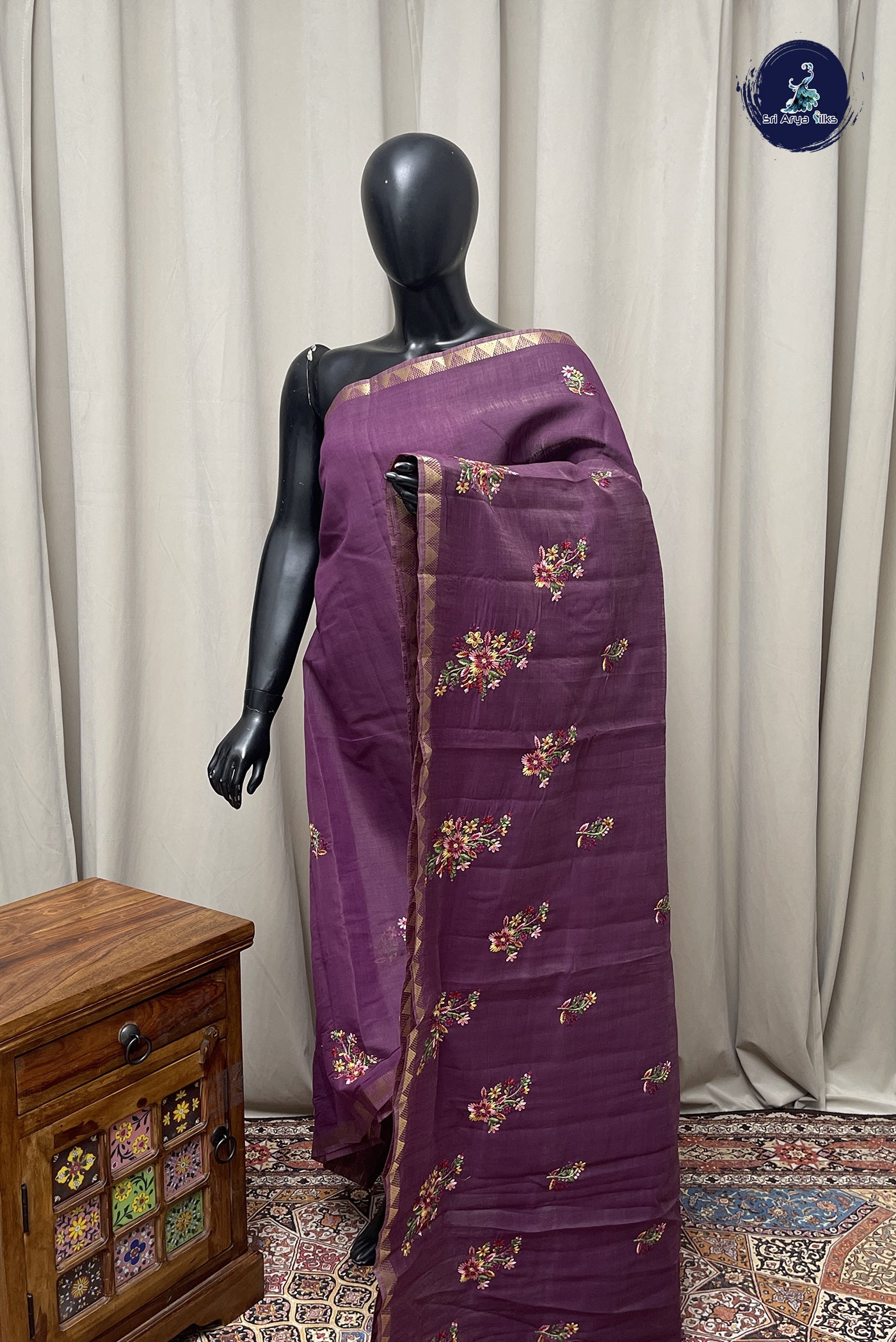 Purple Linen Saree With Embroidery Pattern