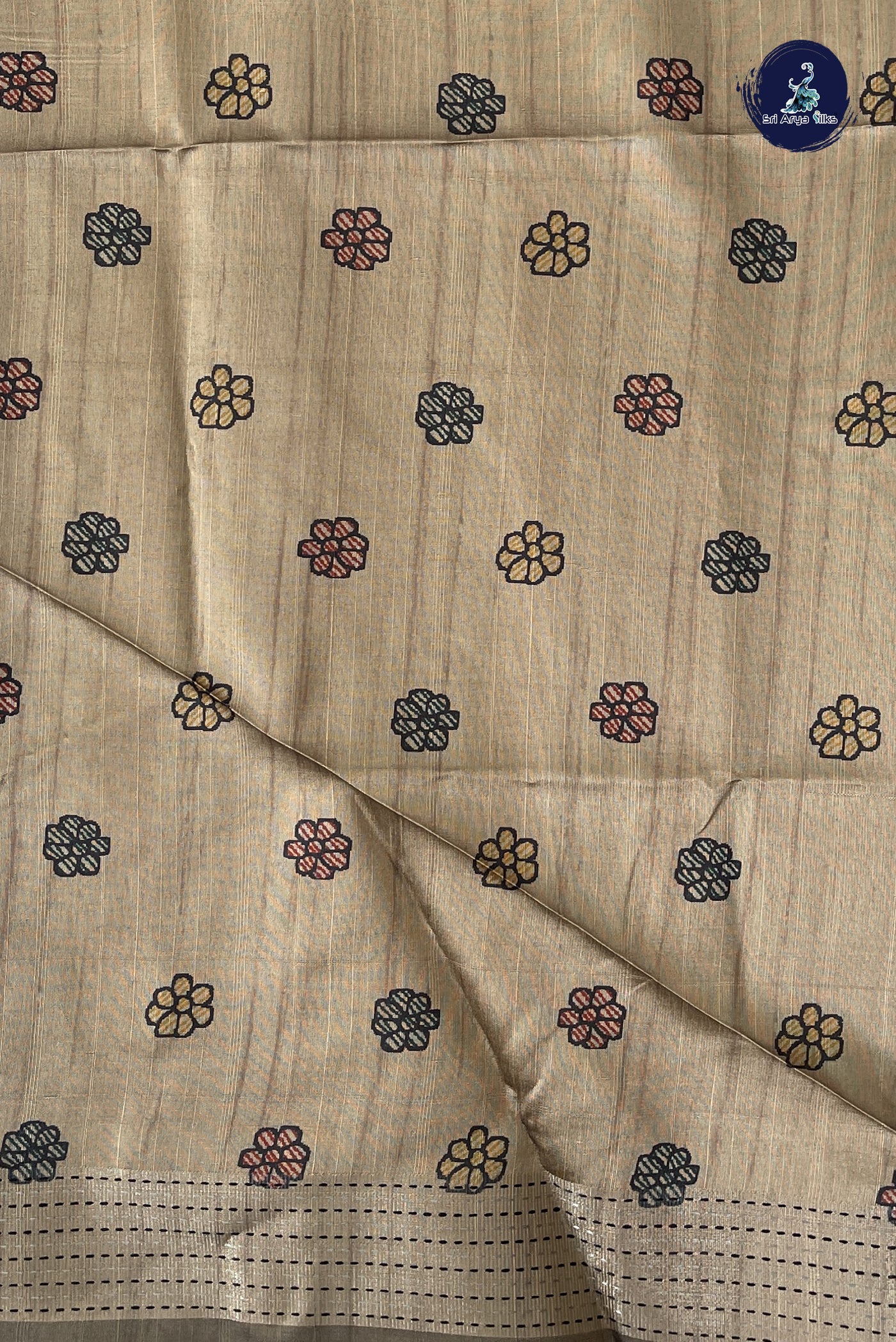 Silver Grey Semi Tussar Saree With Plain Pattern