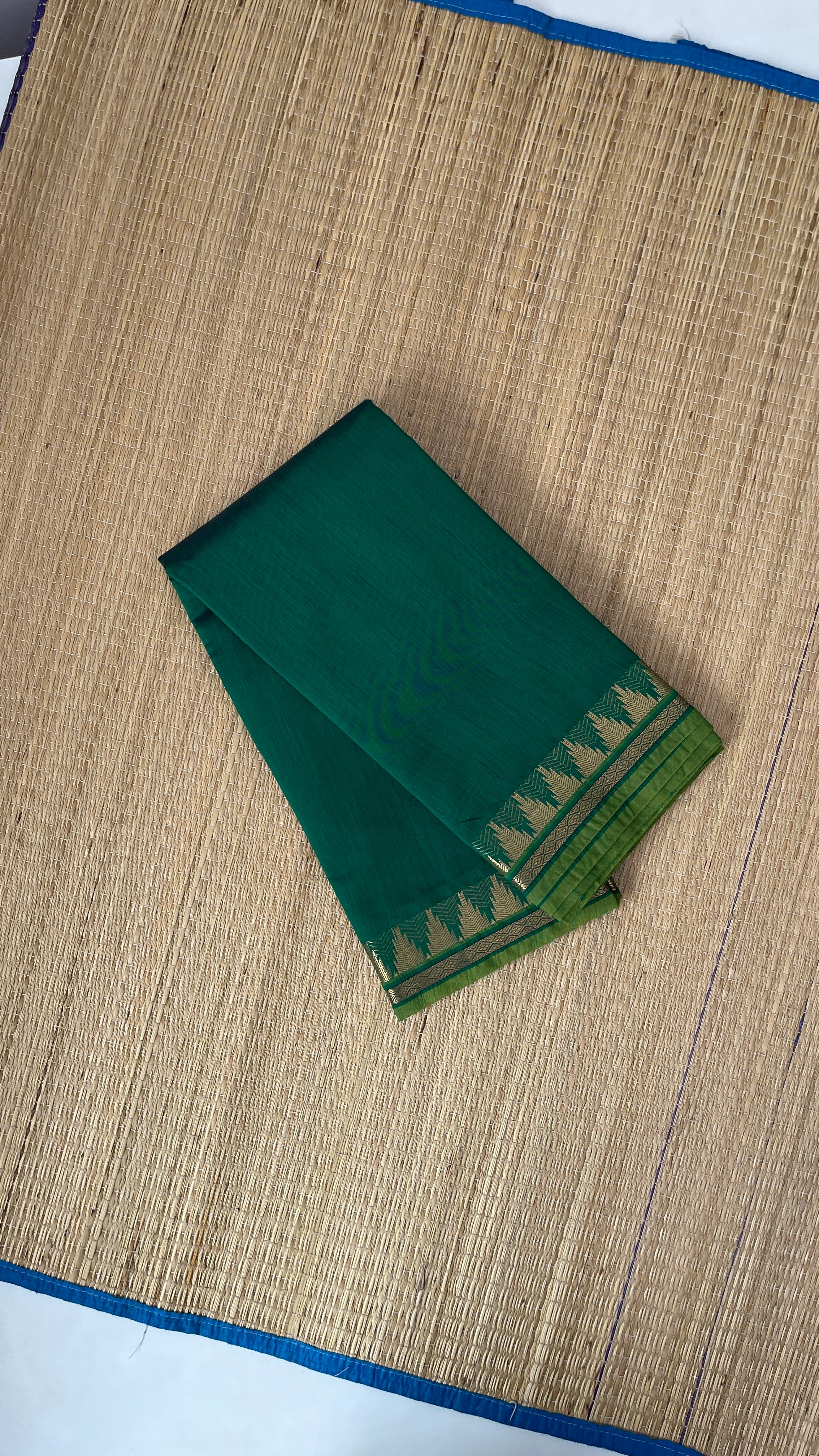 Dark Green Budget Semi Silk Cotton Saree With Plain Pattern