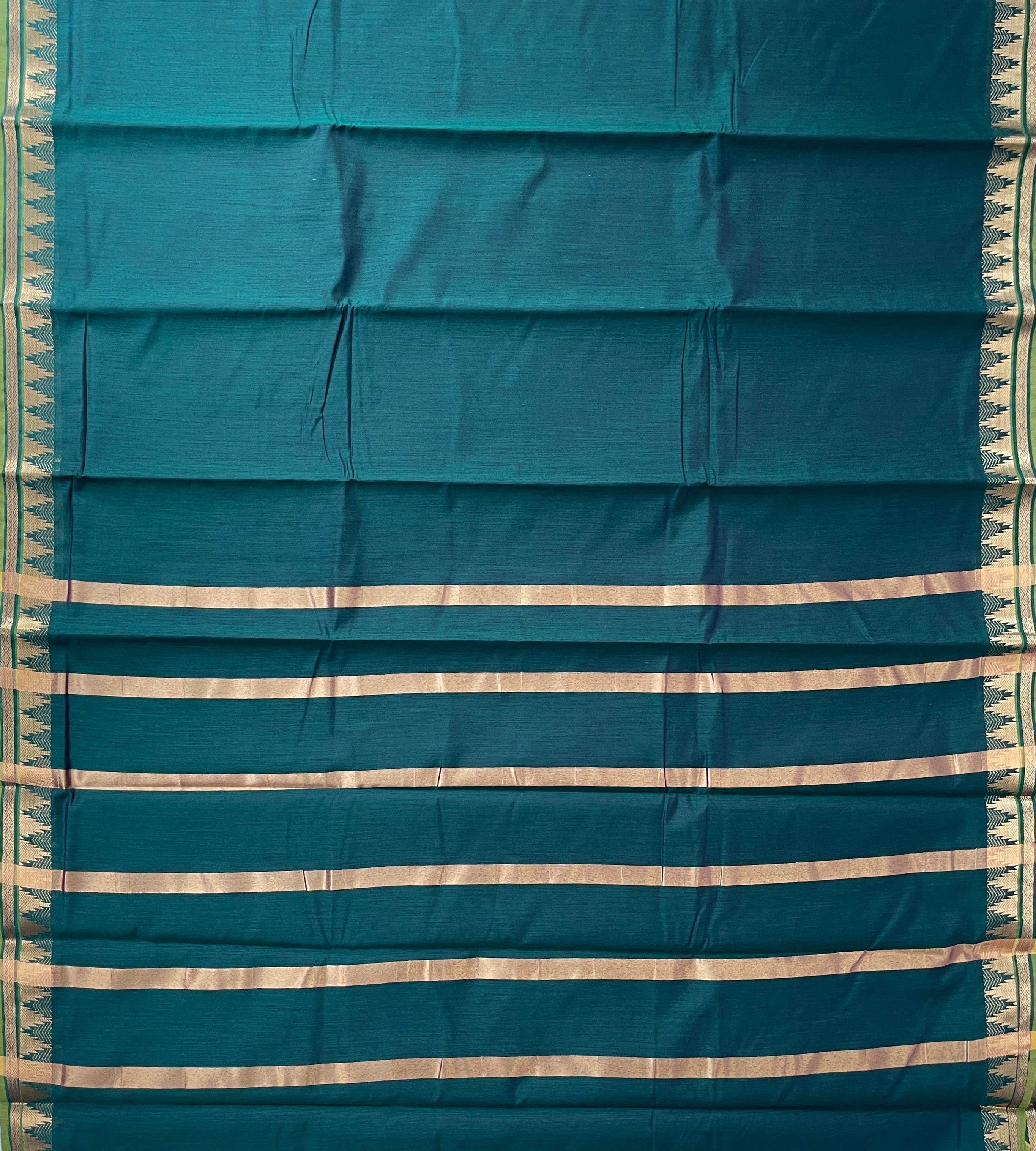 Bottle Green Budget Semi Silk Cotton Saree With Plain Pattern