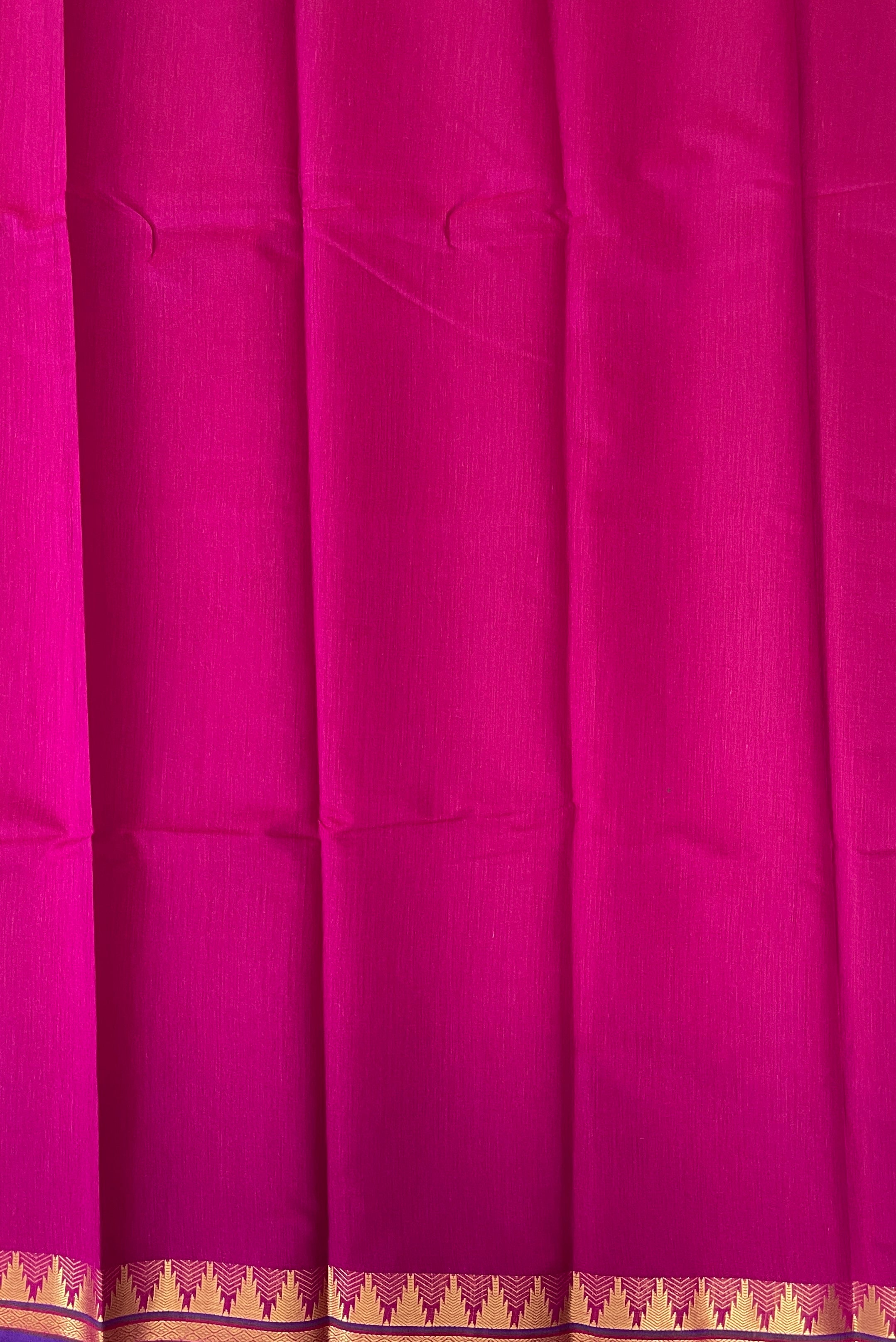 Magenta Budget Semi Silk Cotton Saree With Plain Pattern