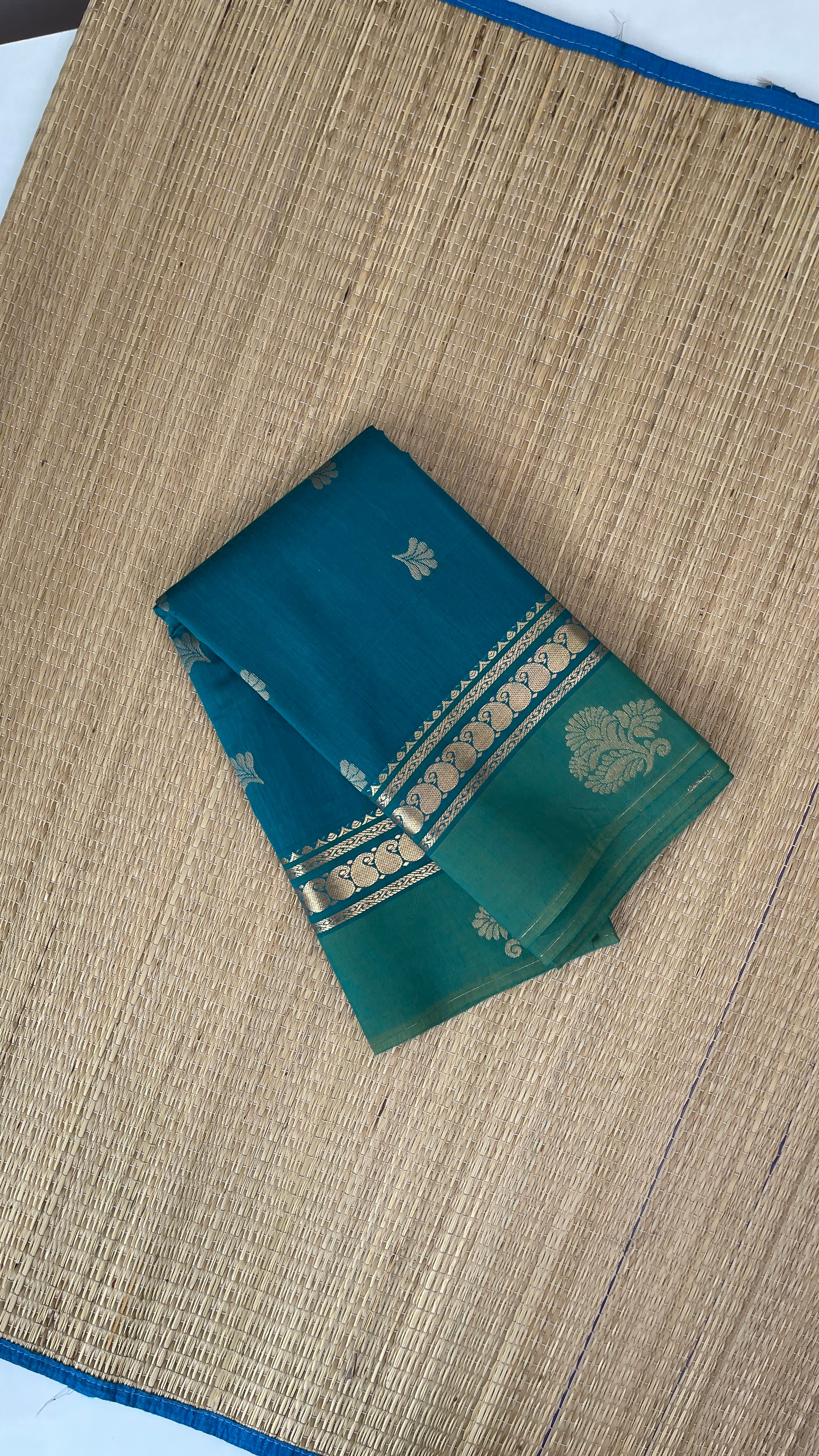 Sapphire Green Budget Semi Silk Cotton Saree With Zari Buttas Pattern