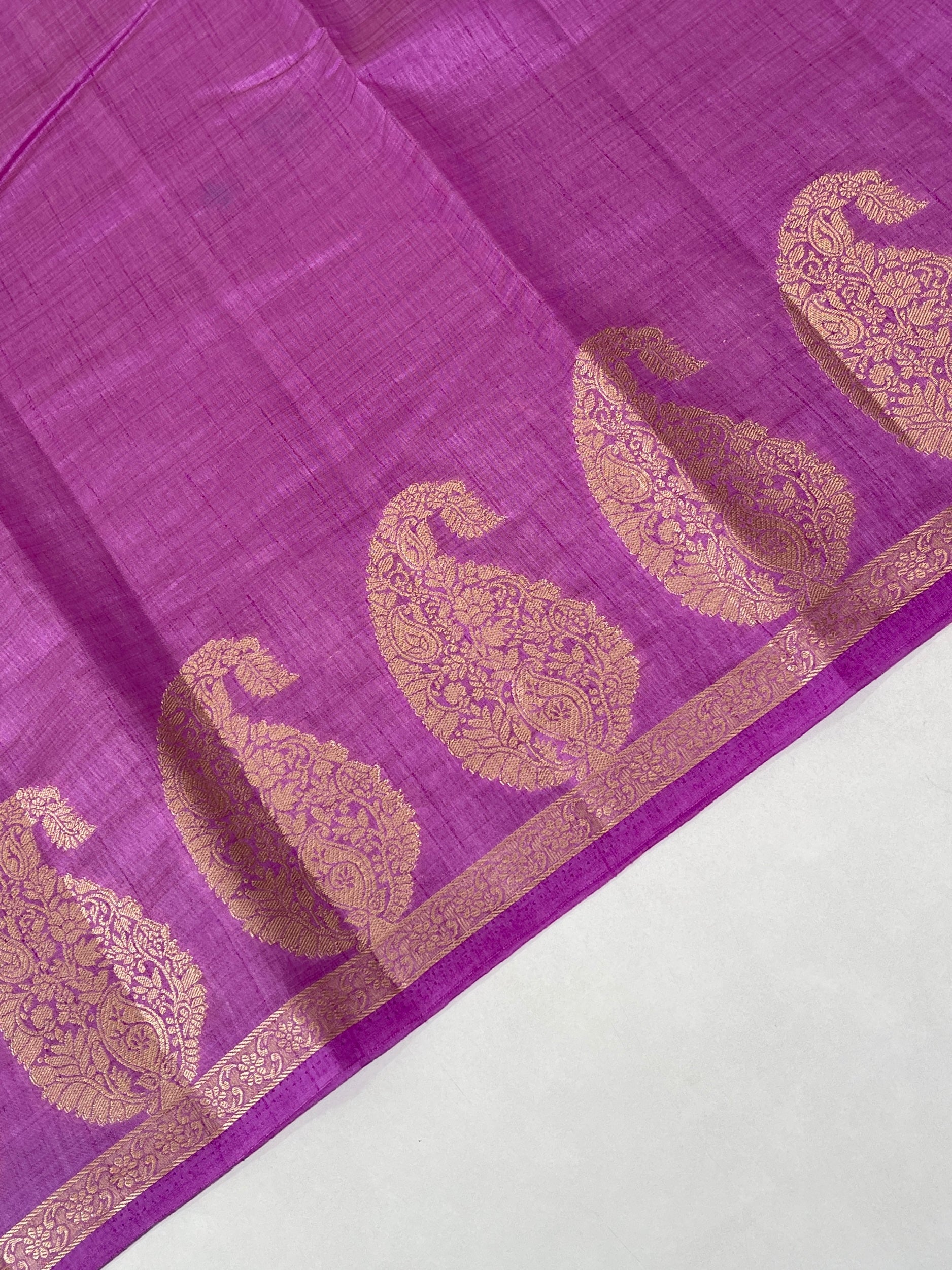 Lavender Semi Tussar Saree With Plain Pattern