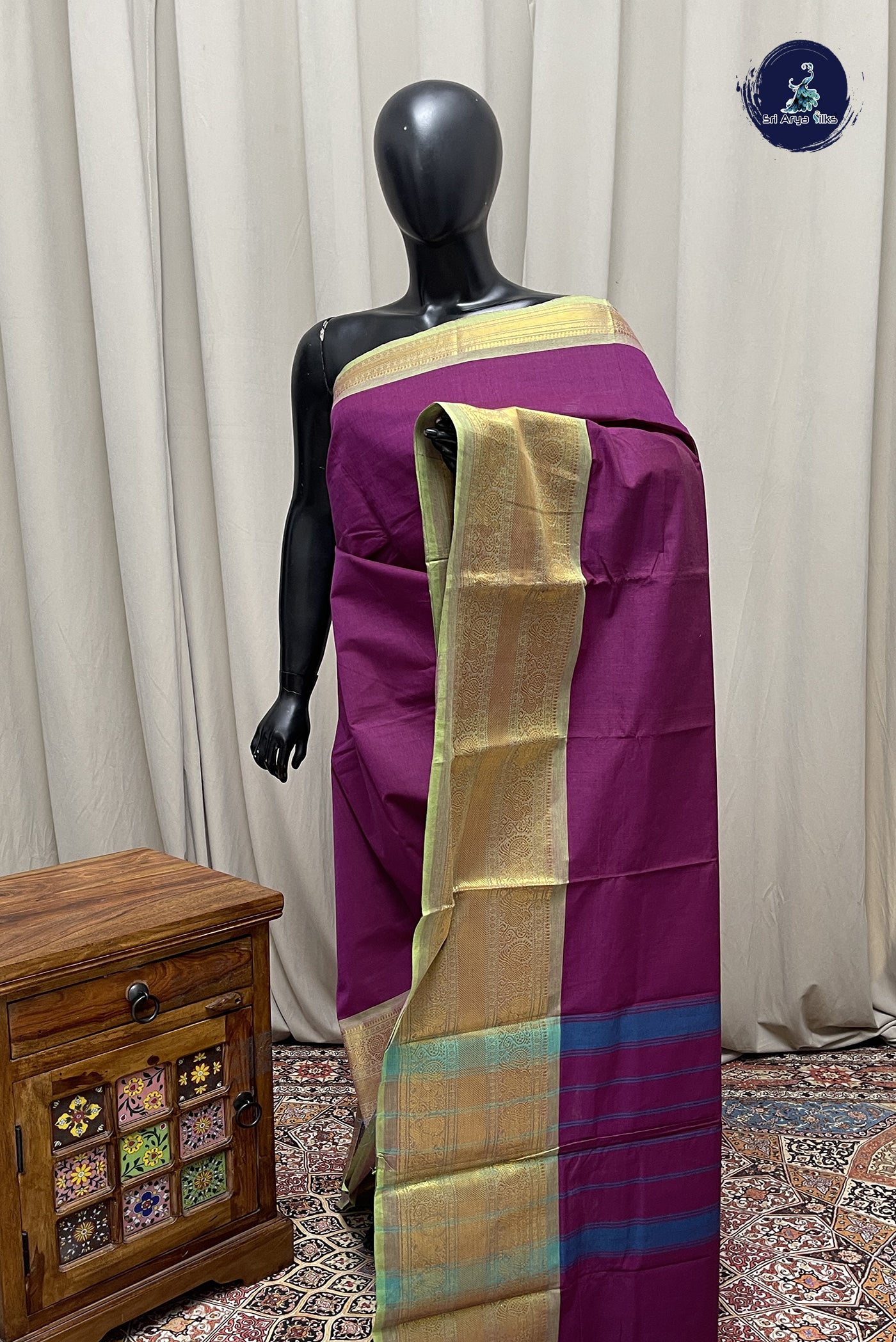 Dark Plum Kanchi Cotton Saree With Plain Pattern