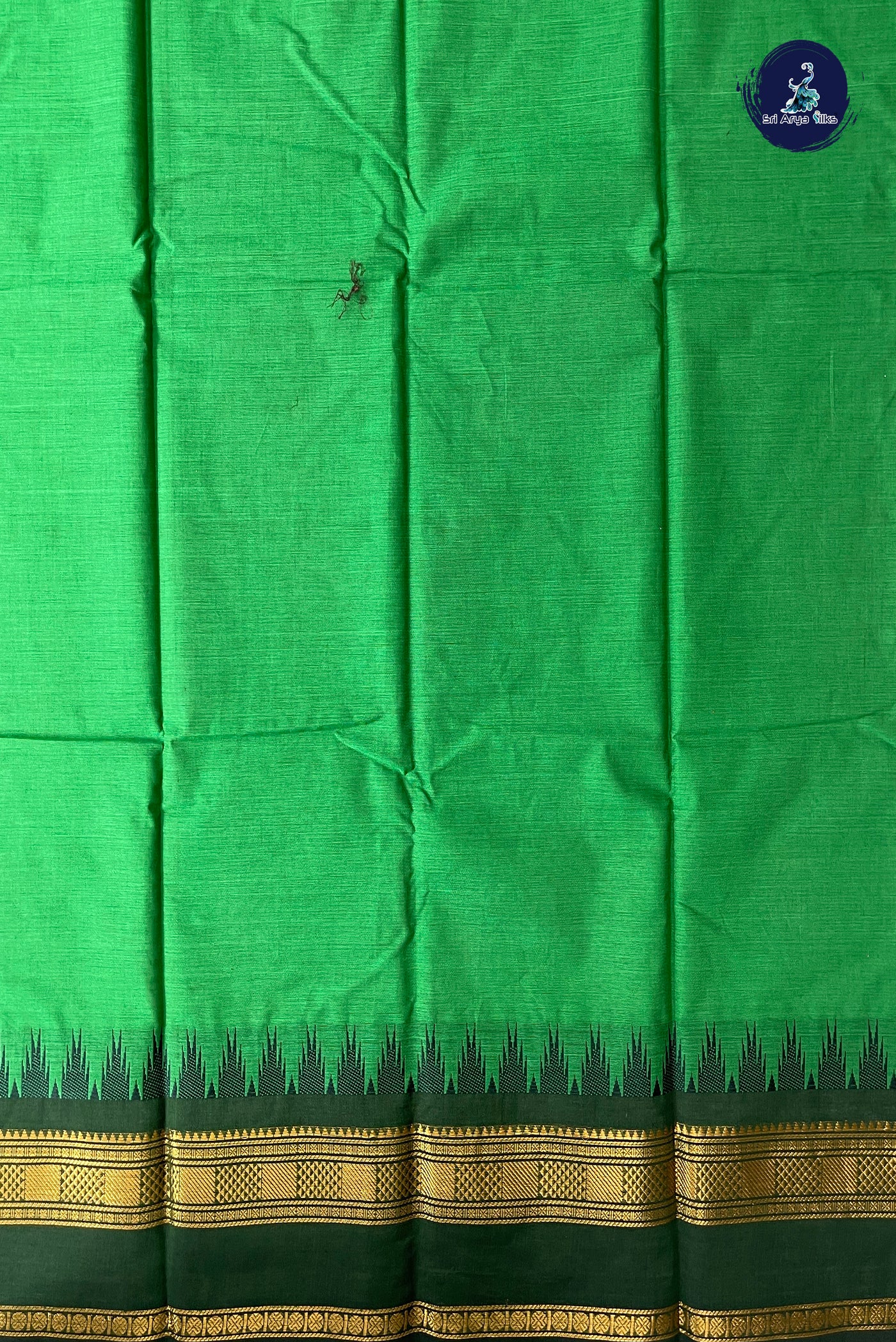 Green Kanchi Cotton Saree With Plain Pattern