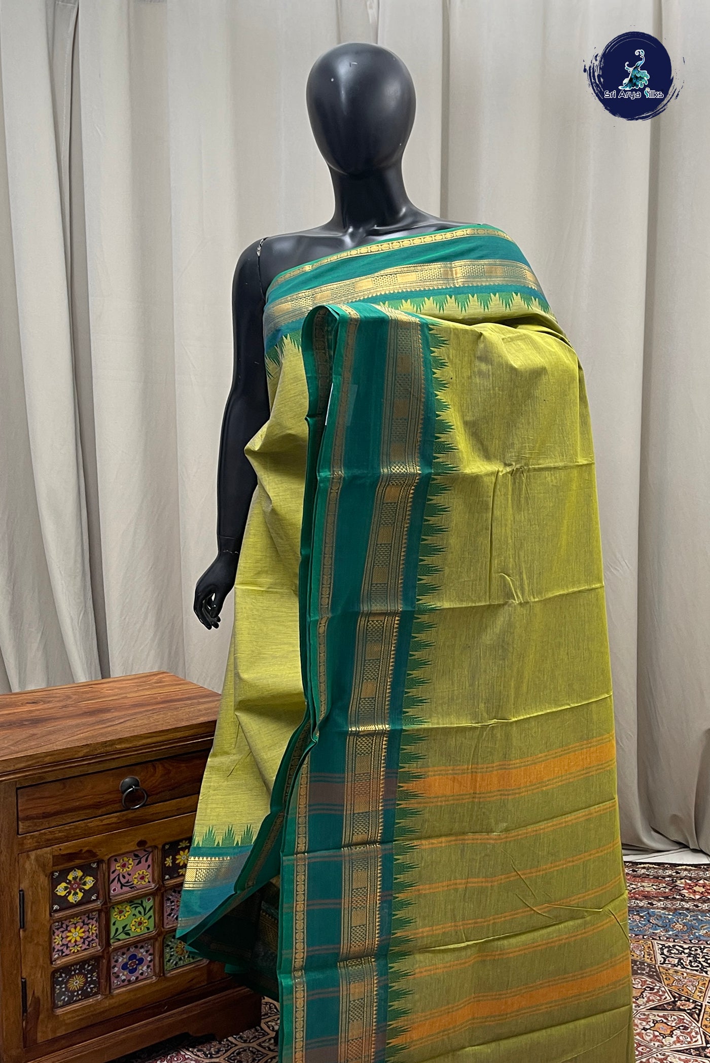 Yellowish Green Kanchi Cotton Saree With Plain Pattern