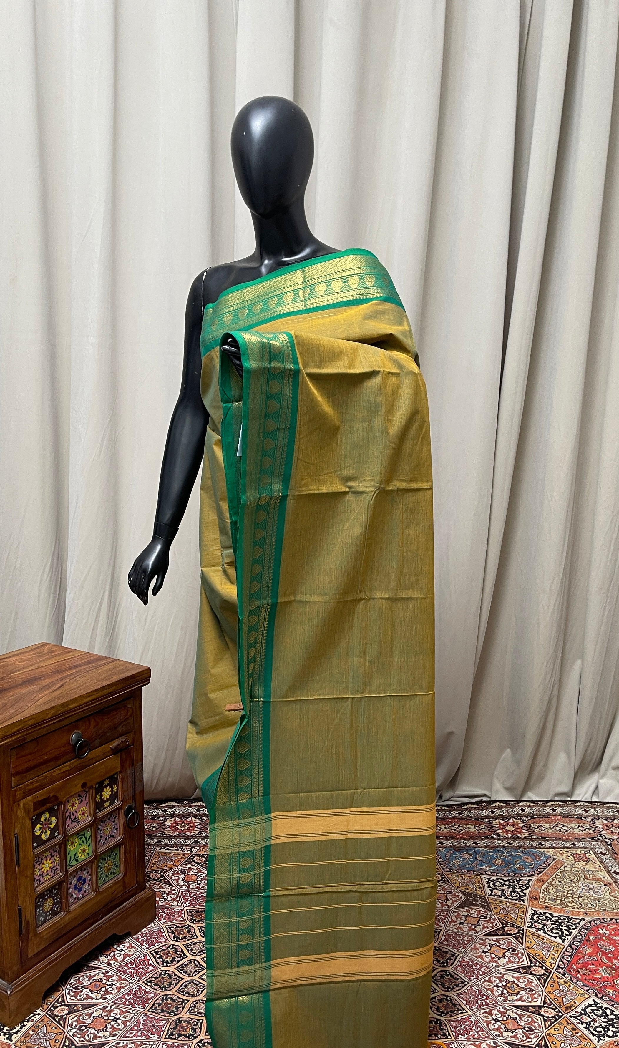 Yellowish Green Kanchi Cotton Saree With Plain Pattern