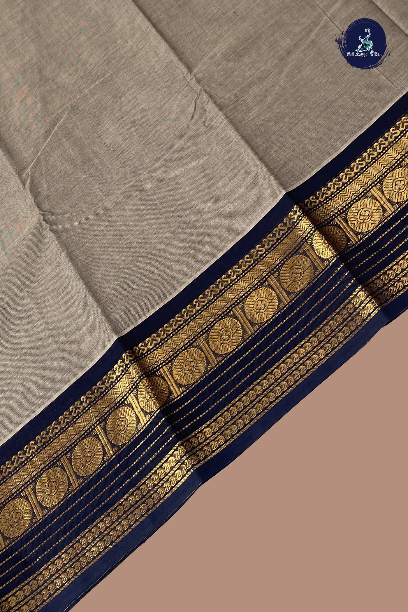 Grey Kanchi Cotton Saree With Plain Pattern
