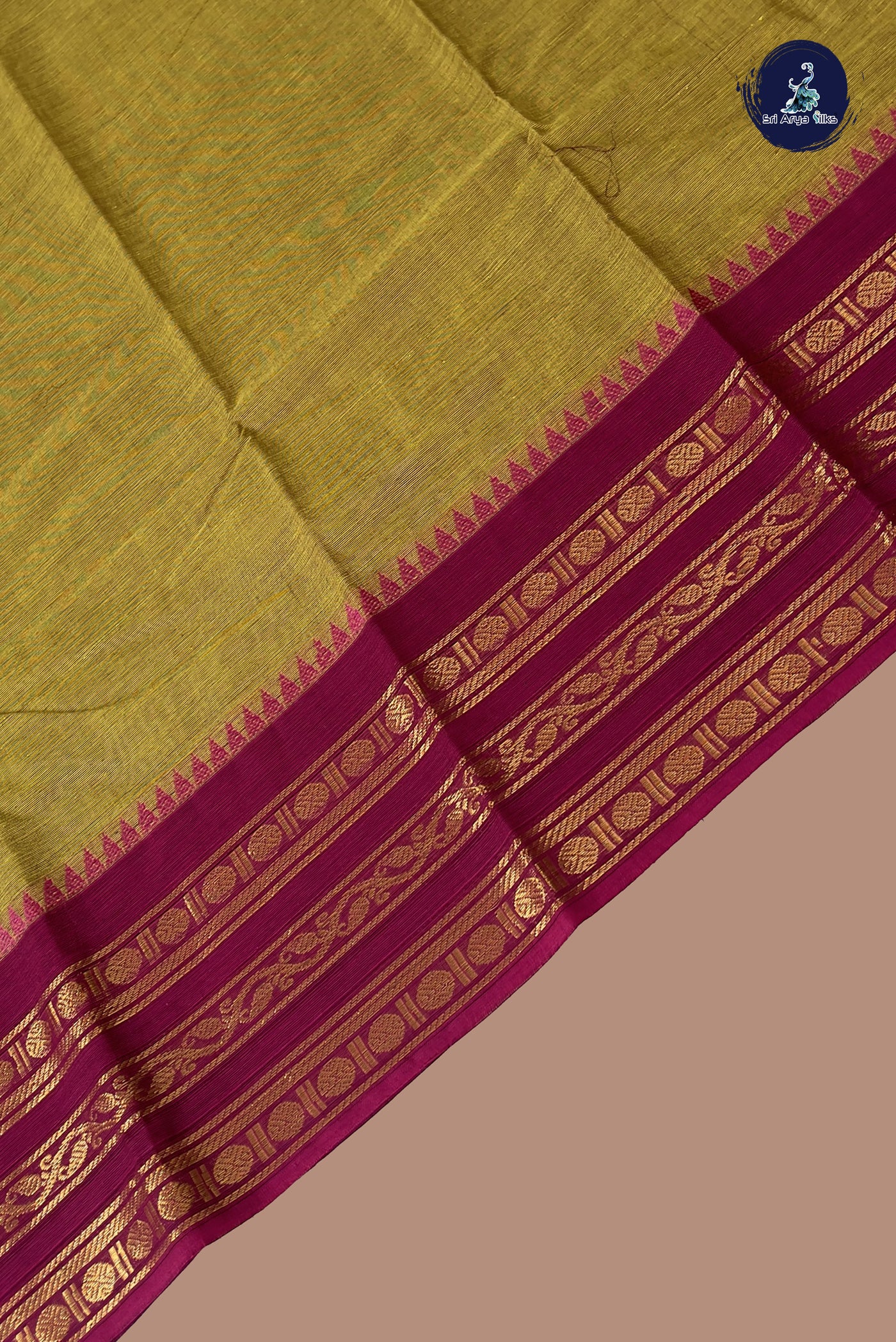 Yellowish Green Kanchi Cotton Saree With Plain Pattern