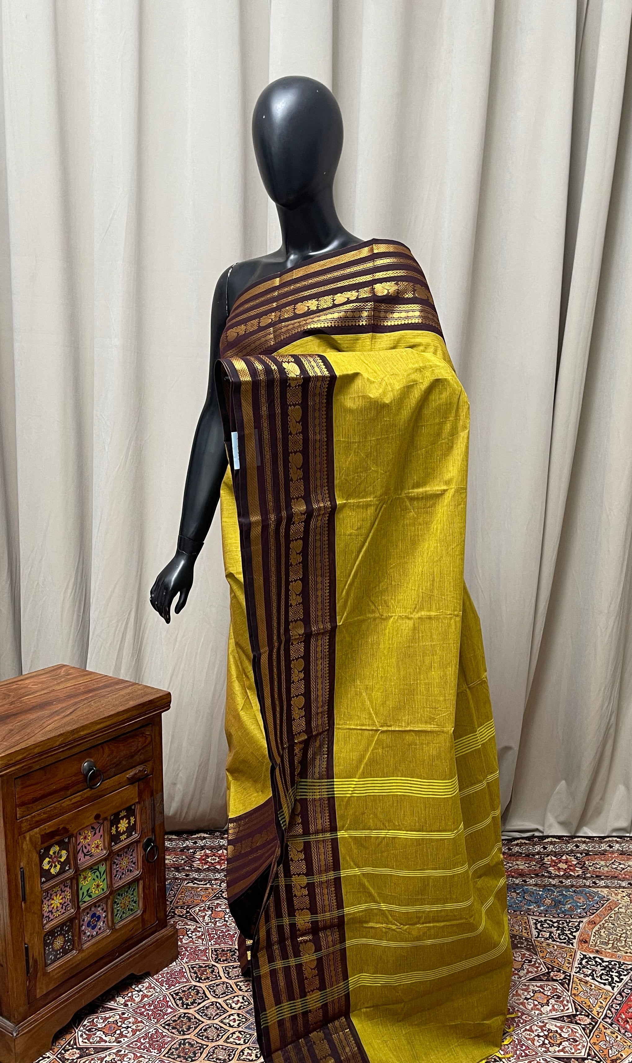 Yellowish Green Kanchi Cotton Saree With Plain Pattern