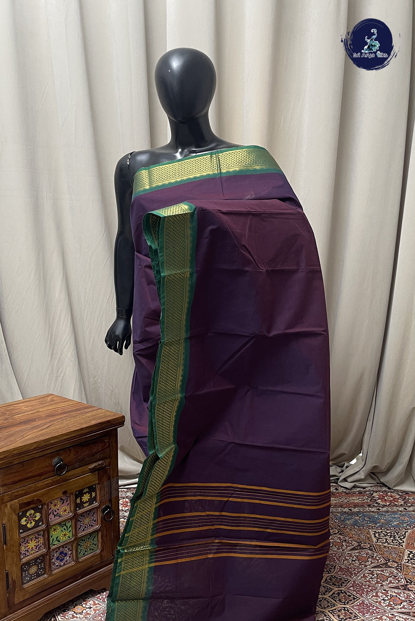 Dual Tone Wine Chettinad Cotton Saree With Plain Pattern