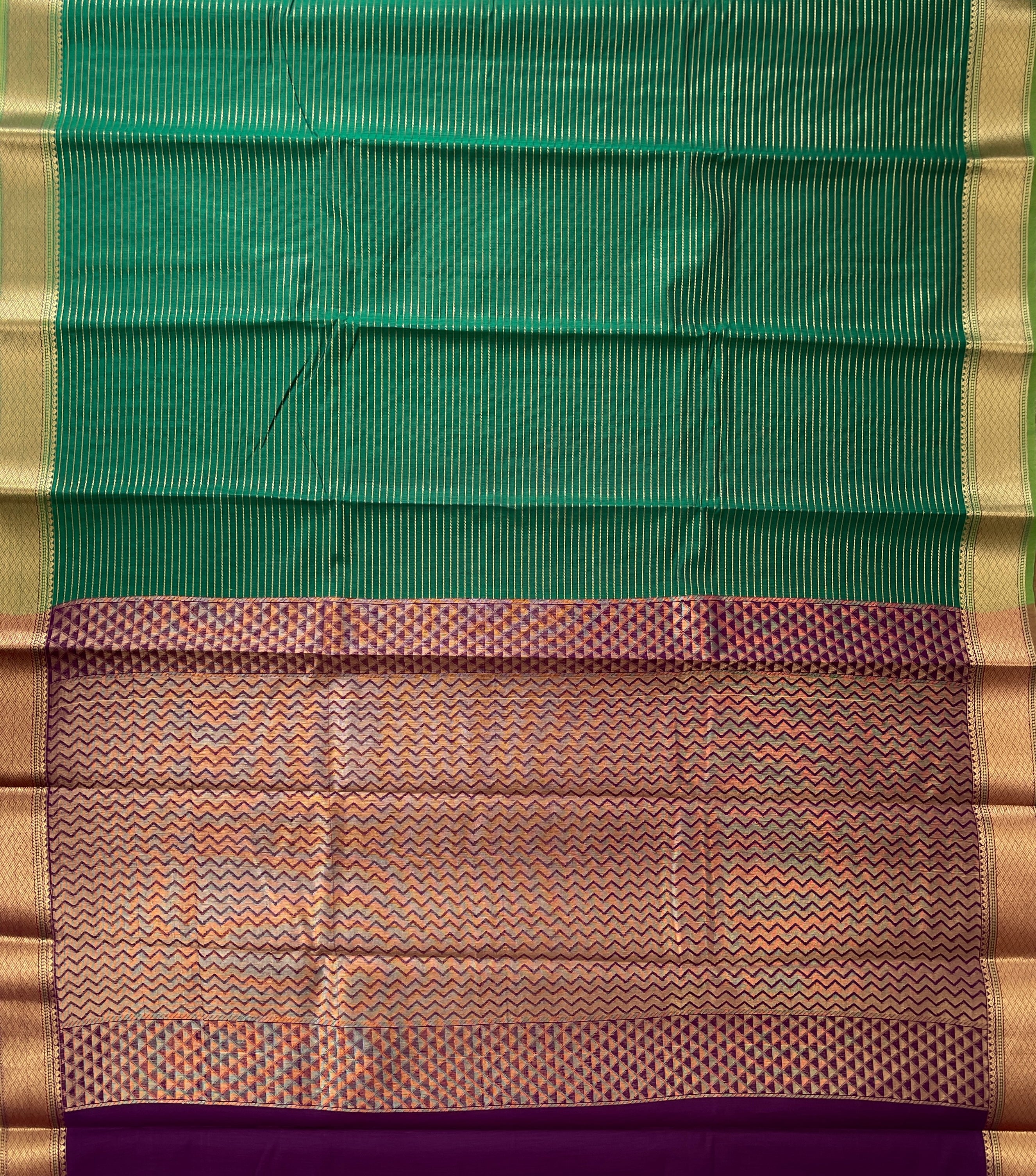 Dark Green Budget Semi Silk Cotton Saree With Vaira Oosi Pattern