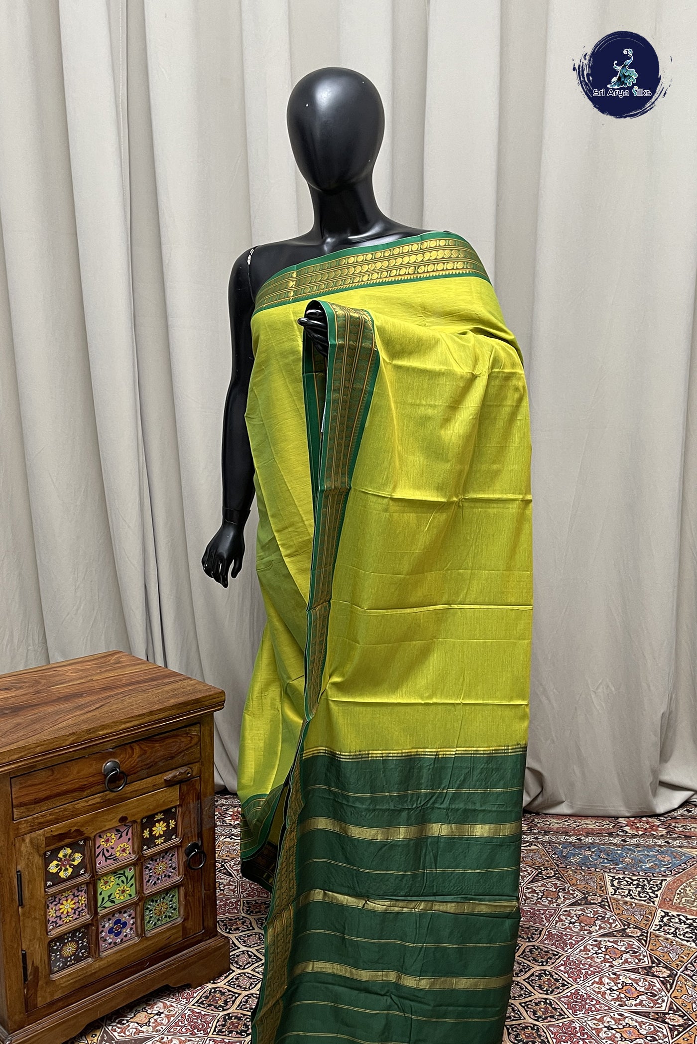 Yellowish Green Budget Semi Silk Cotton Saree With Plain Pattern