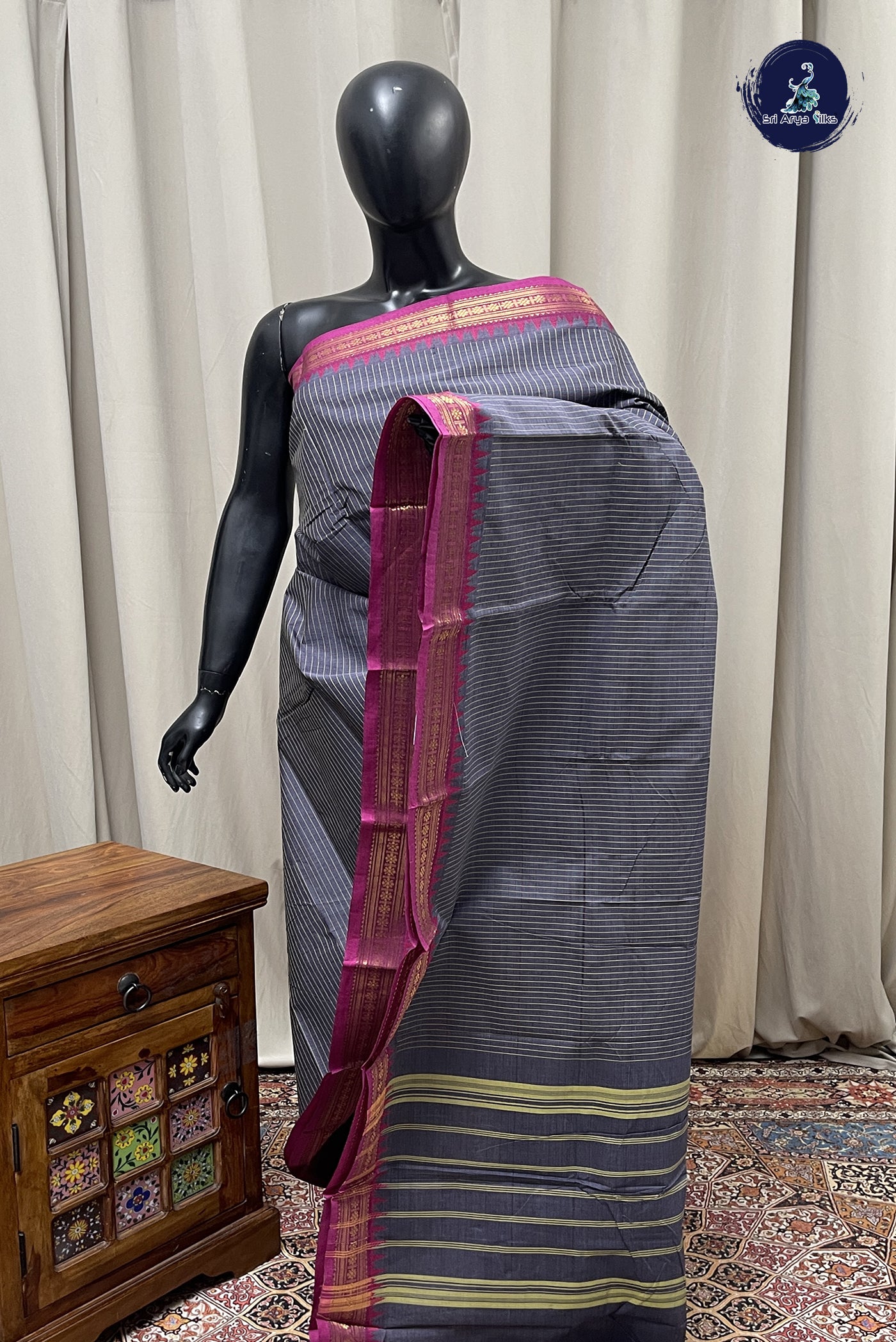 Grey Kanchi Cotton Saree With Checked Pattern