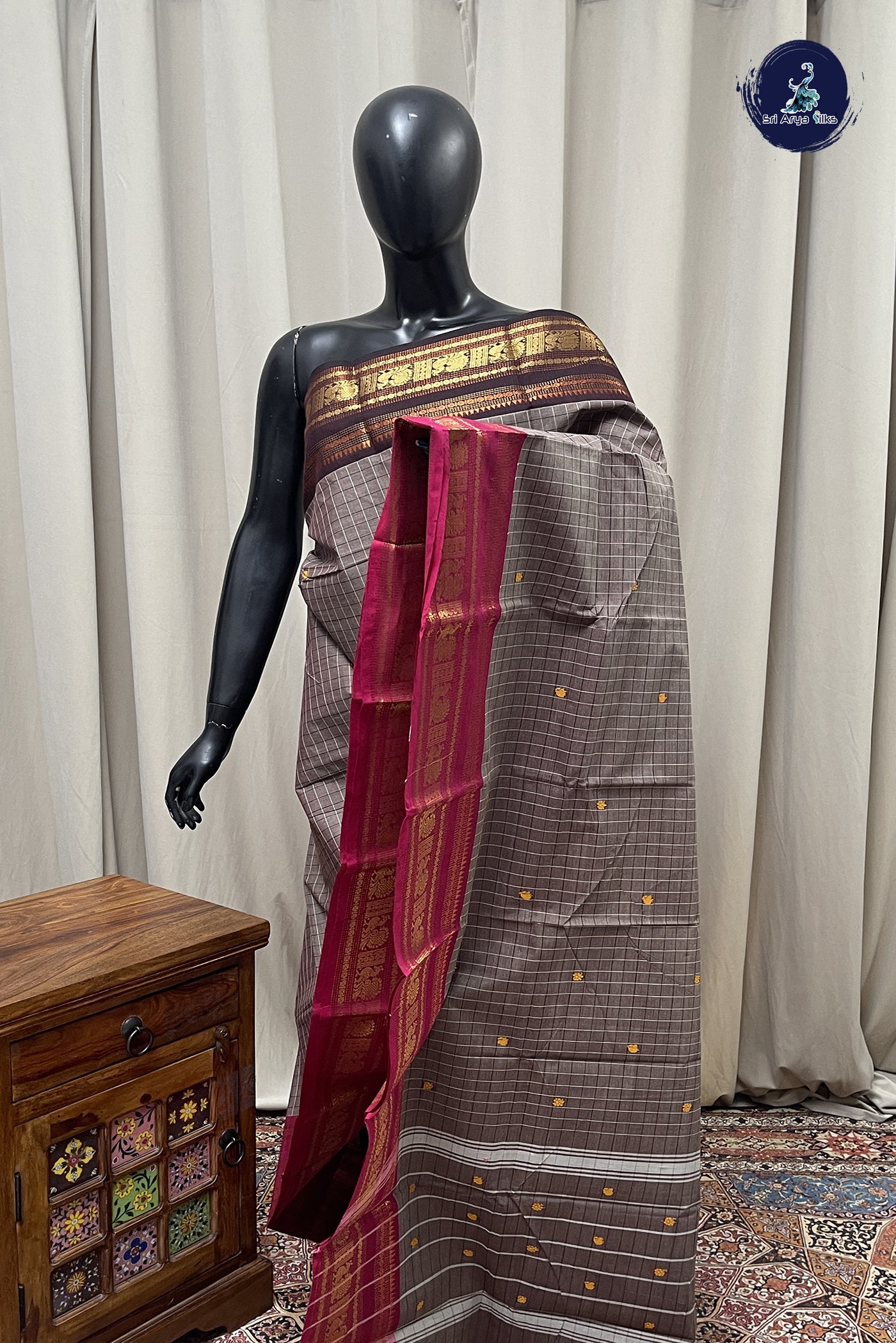 Light Brown Kanchi Cotton Saree With Checked Pattern