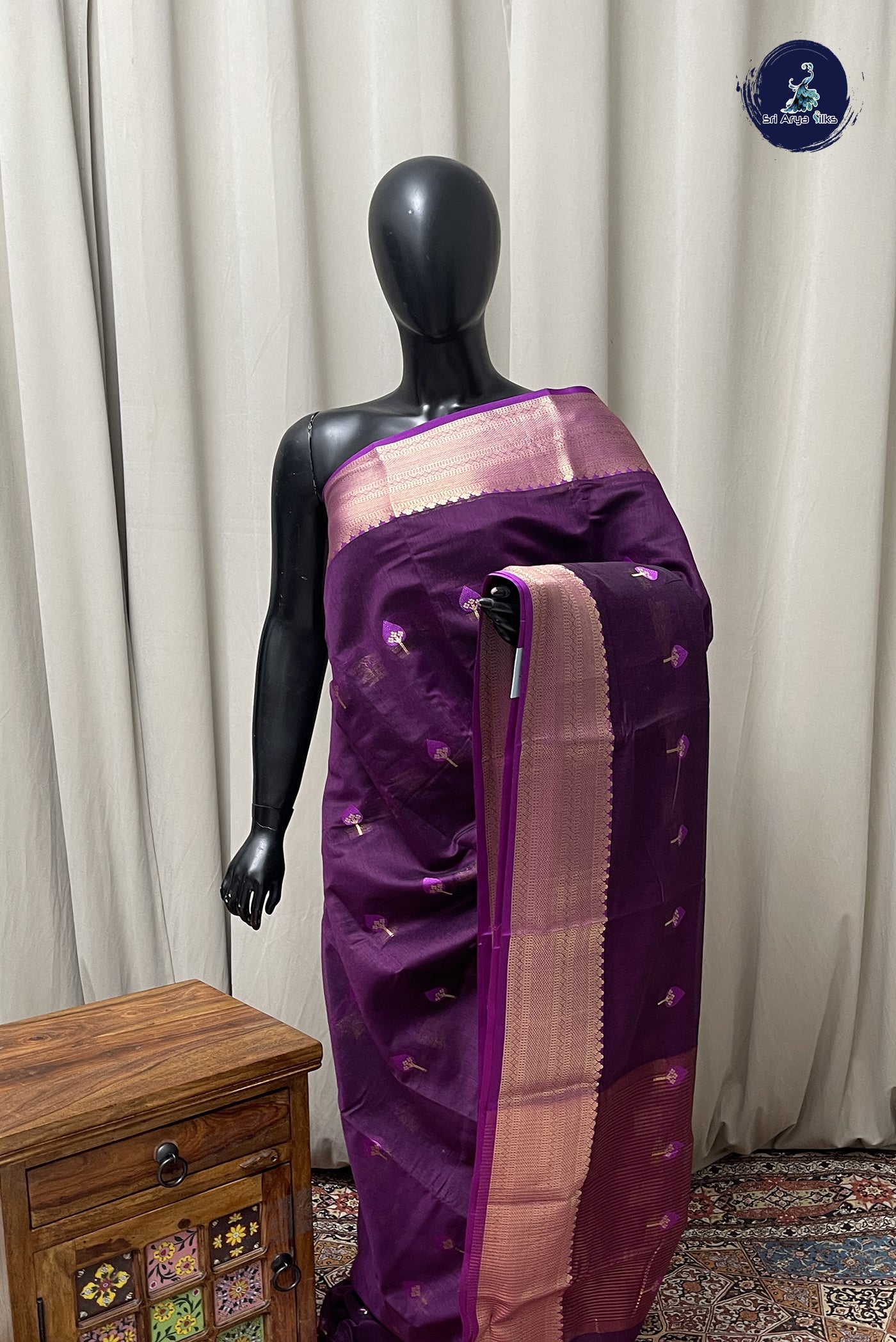 Jamun Mangalgiri Cotton Saree With Zari Buttas Pattern