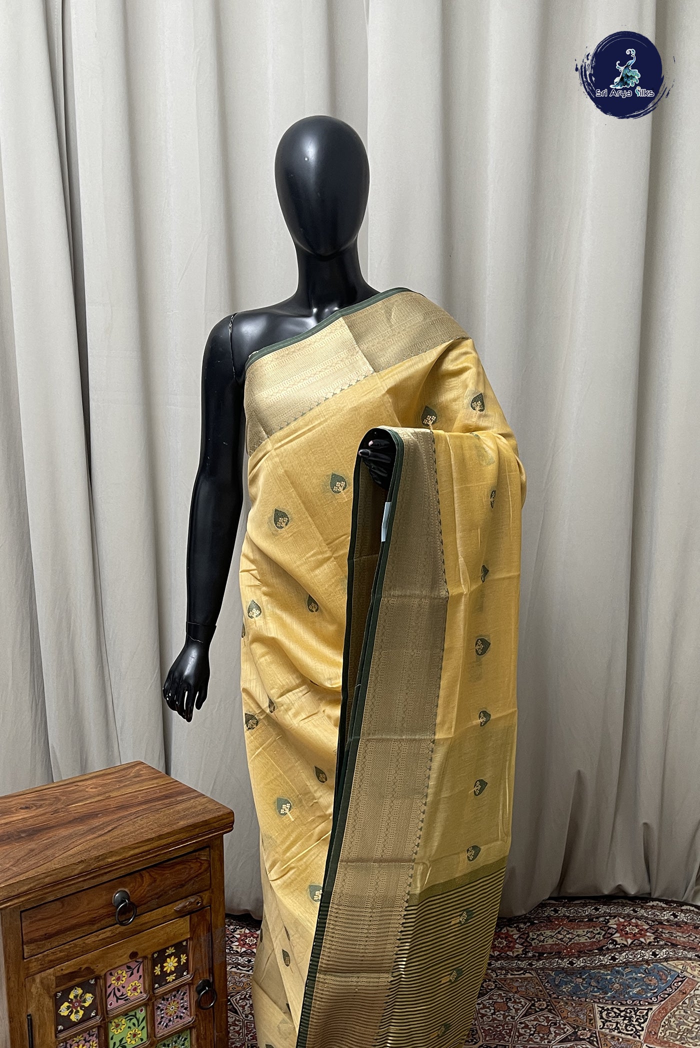 Fawn Mangalgiri Cotton Saree With Zari Buttas Pattern