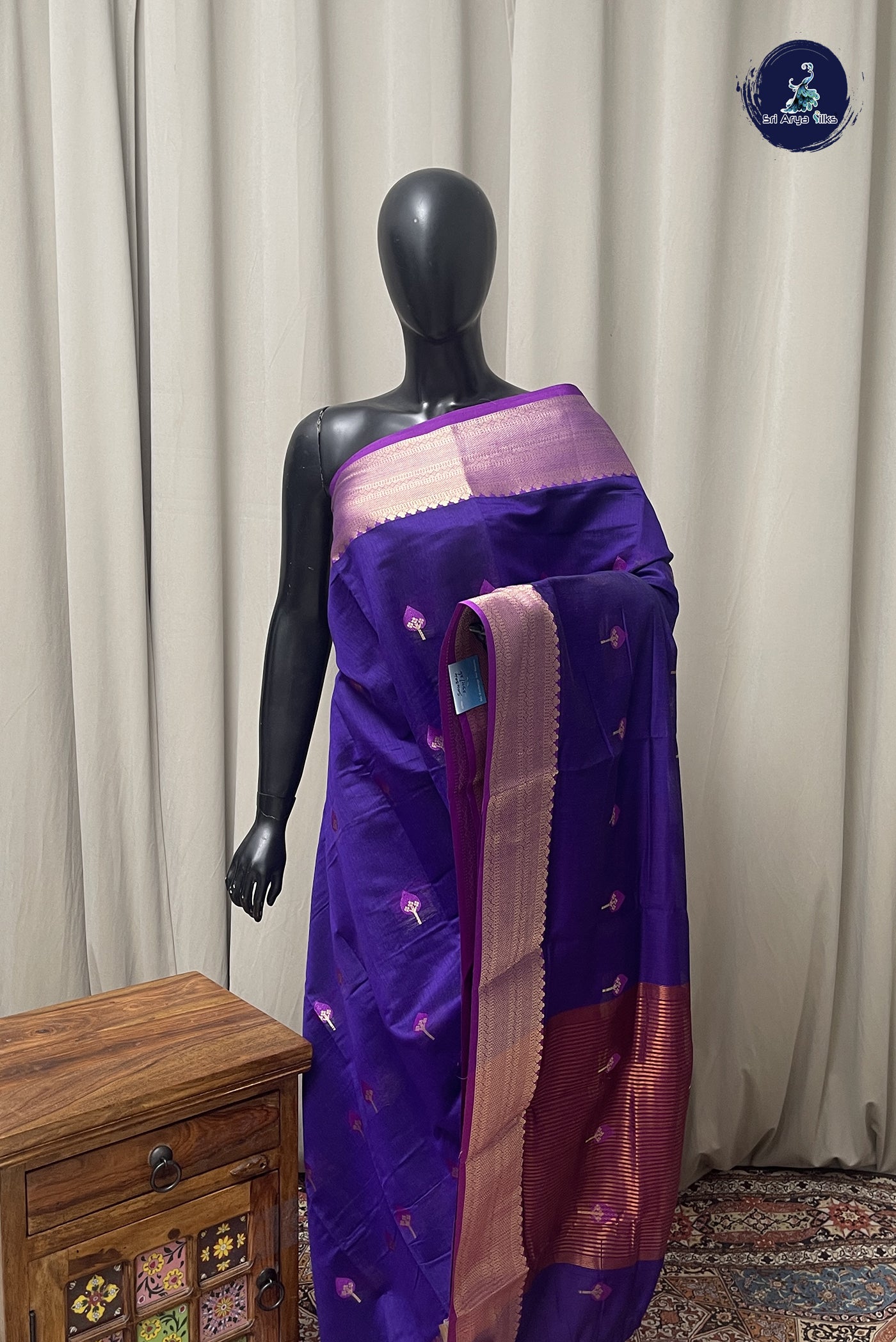 Violet Mangalgiri Cotton Saree With Zari Buttas Pattern