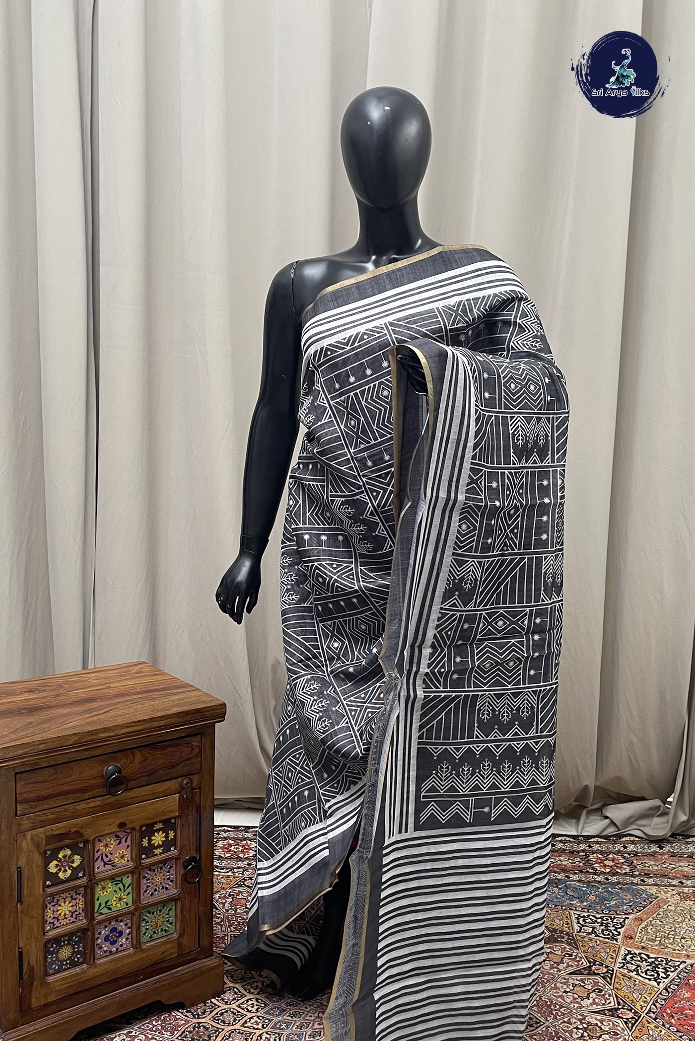 Black Linen Saree With Printed Pattern